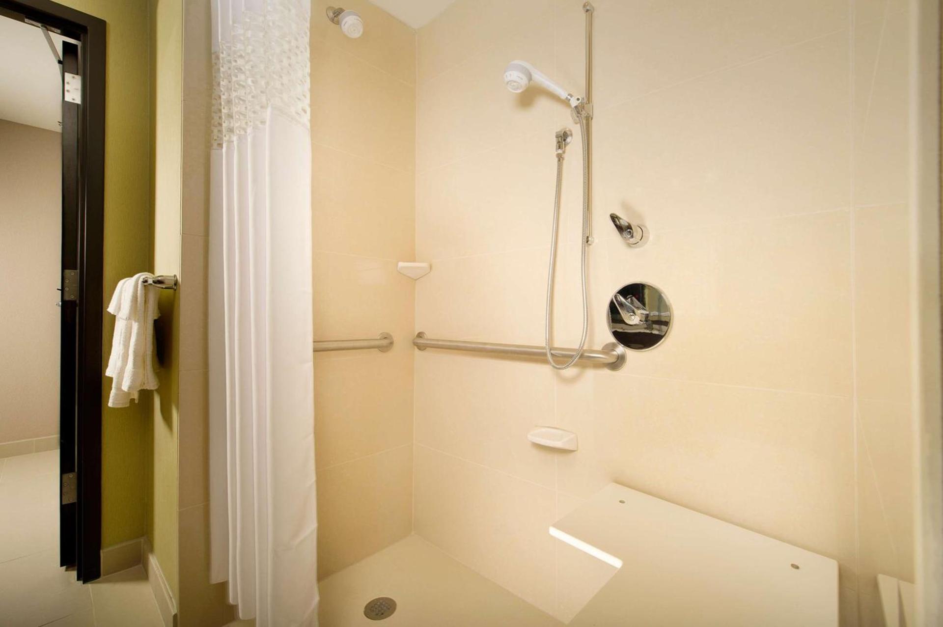 Hampton Inn & Suites Chattanooga/Hamilton Place photo 23