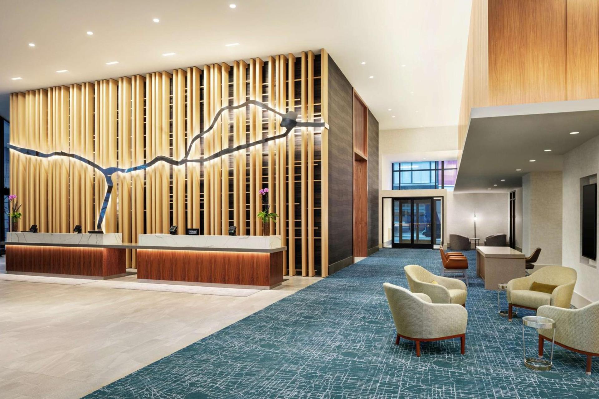 DoubleTree by Hilton Chicago Magnificent Mile photo 7