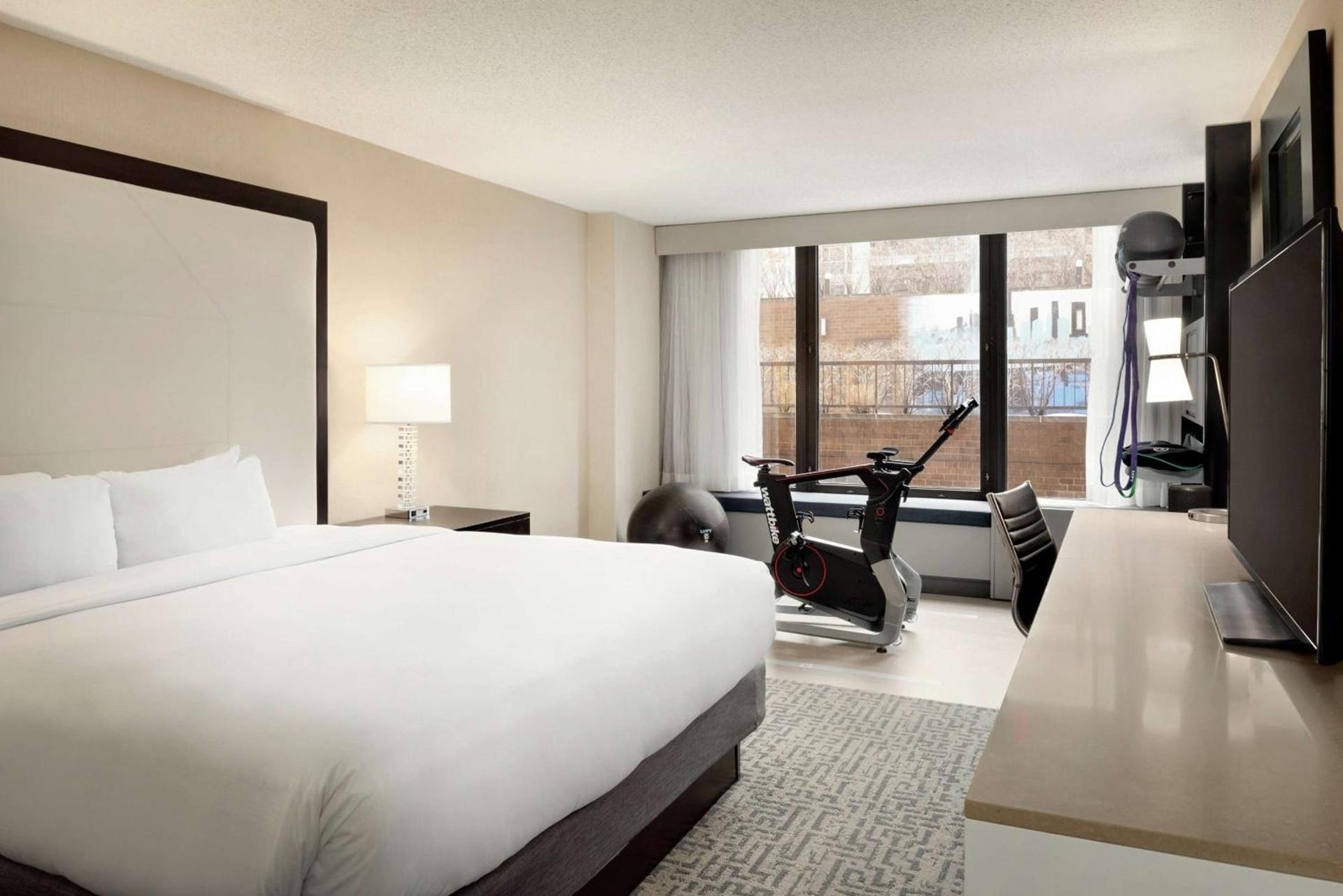 DoubleTree by Hilton Chicago Magnificent Mile photo 33