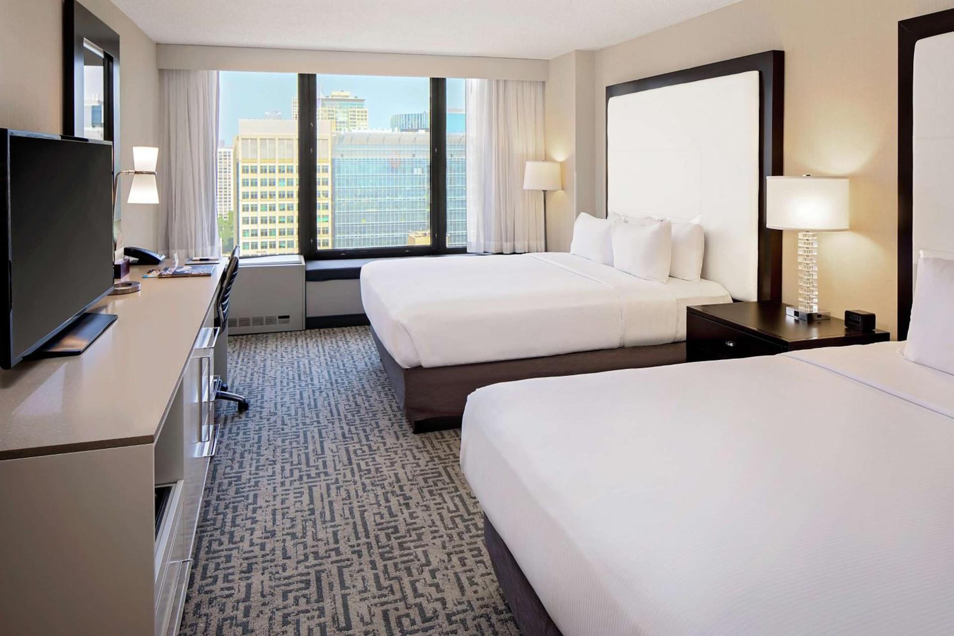 DoubleTree by Hilton Chicago Magnificent Mile photo 35