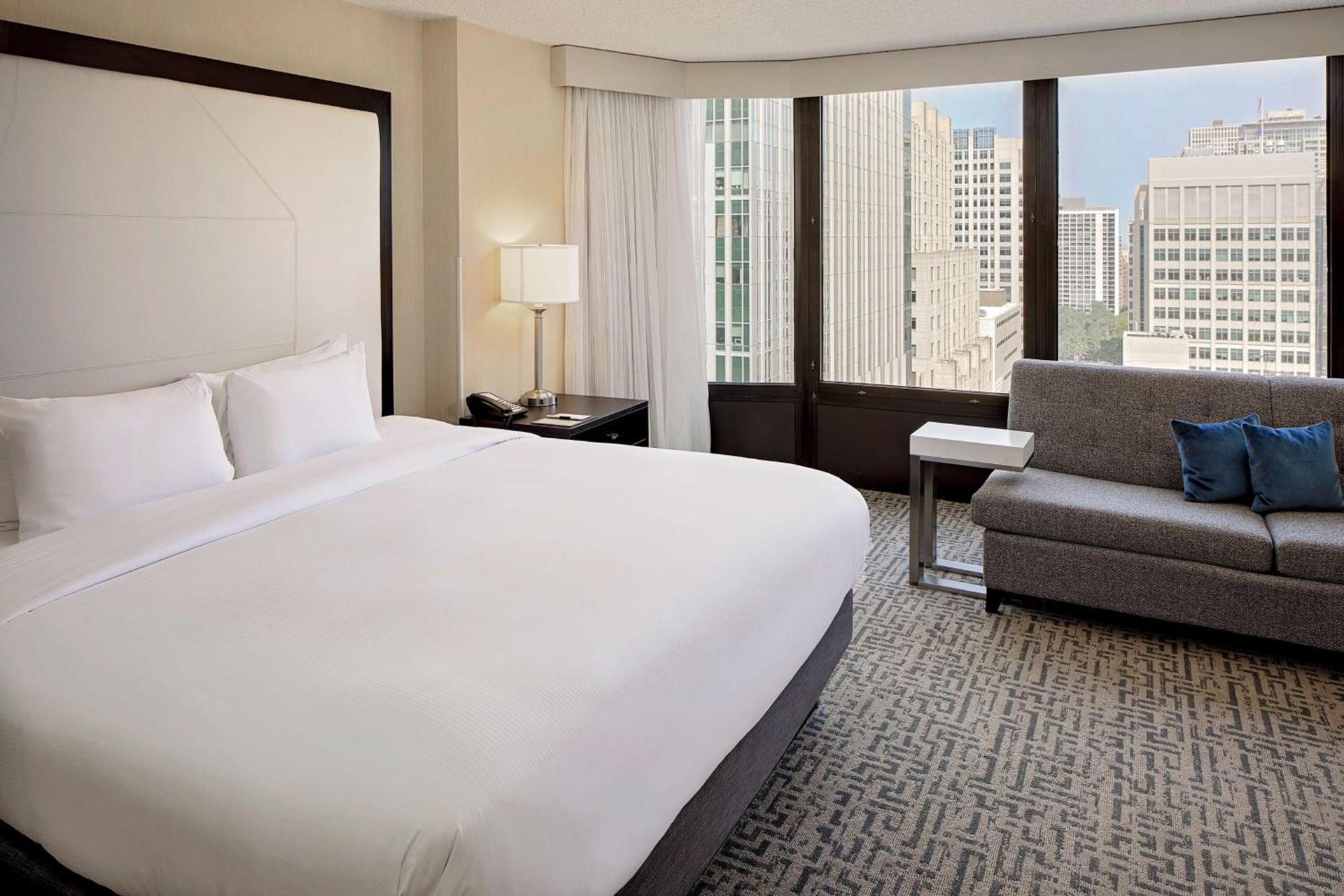 DoubleTree by Hilton Chicago Magnificent Mile photo 36
