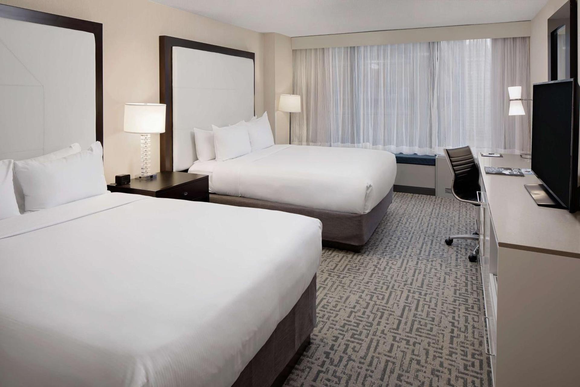 DoubleTree by Hilton Chicago Magnificent Mile photo 37