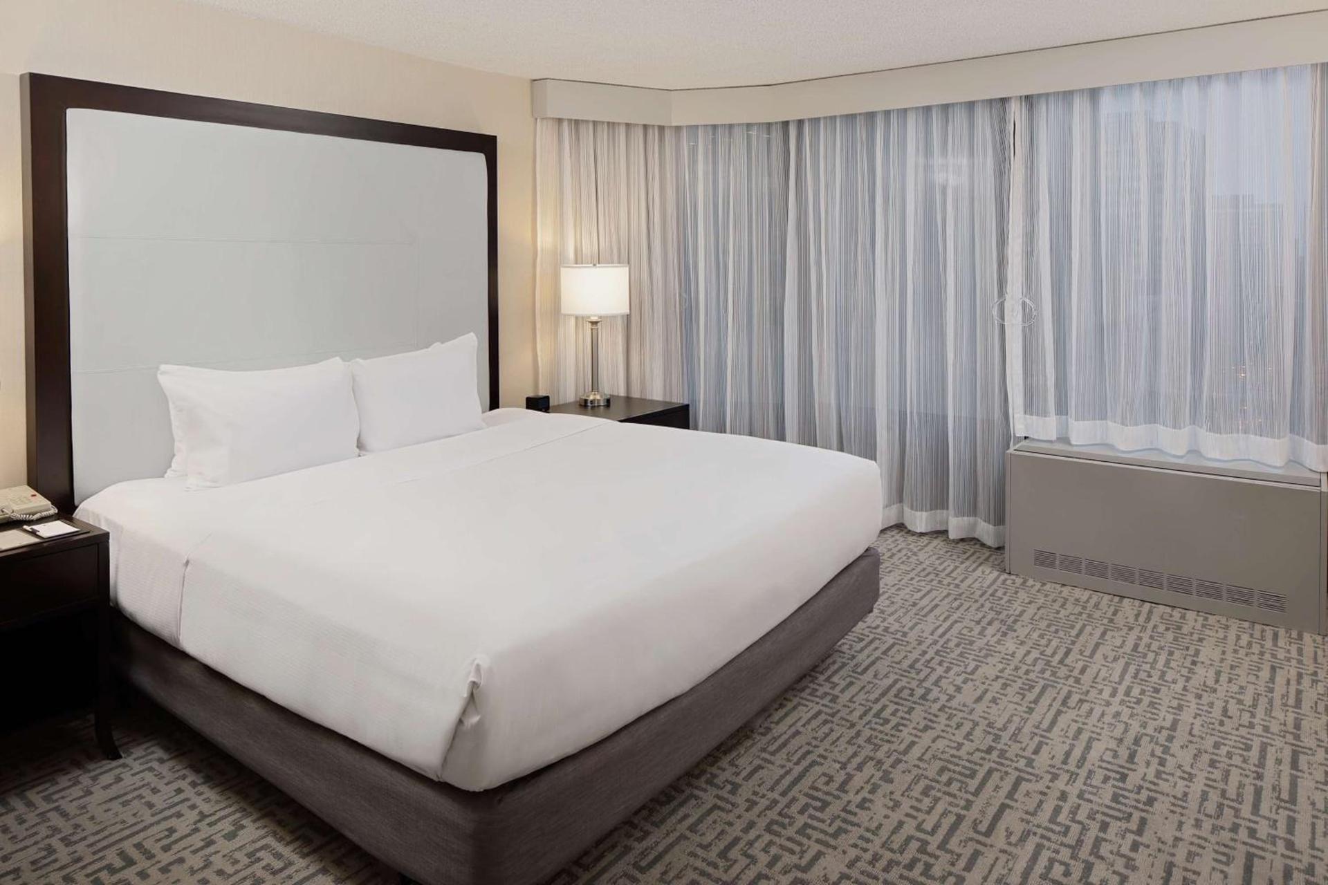 DoubleTree by Hilton Chicago Magnificent Mile photo 39