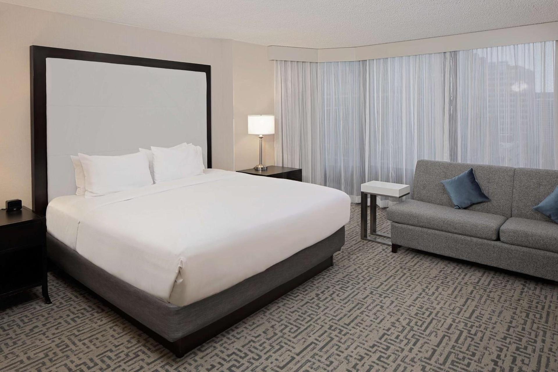 DoubleTree by Hilton Chicago Magnificent Mile photo 41