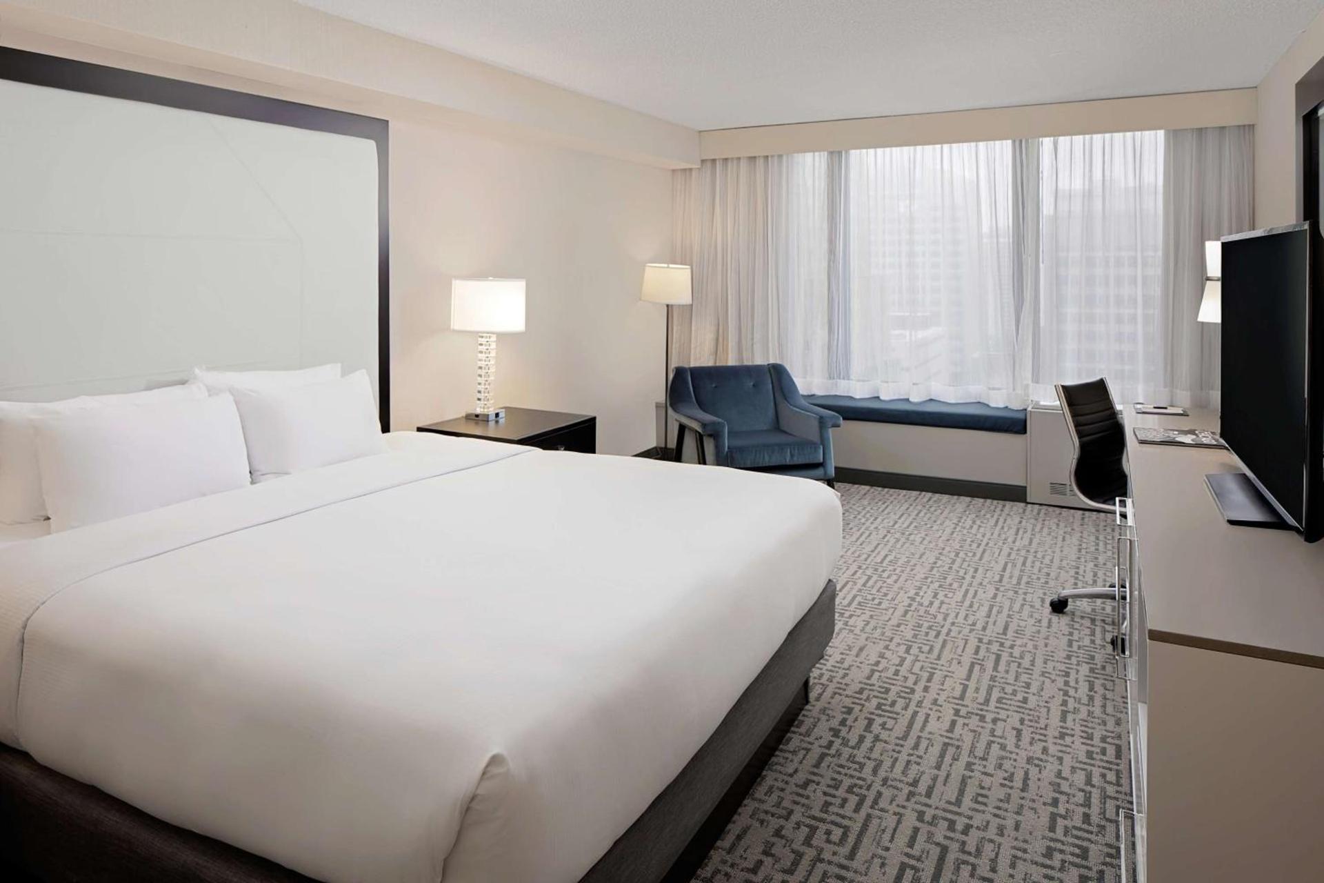 DoubleTree by Hilton Chicago Magnificent Mile photo 42