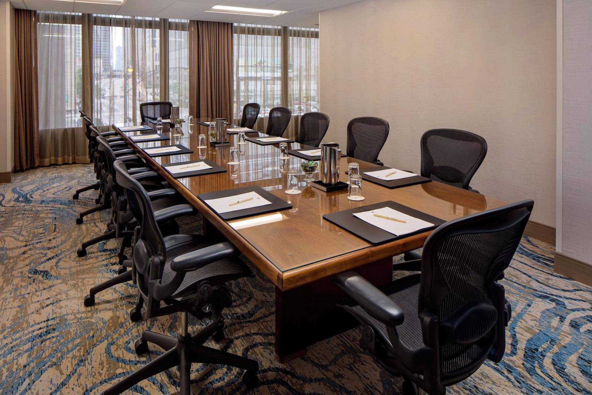 DoubleTree by Hilton Chicago Magnificent Mile photo 54