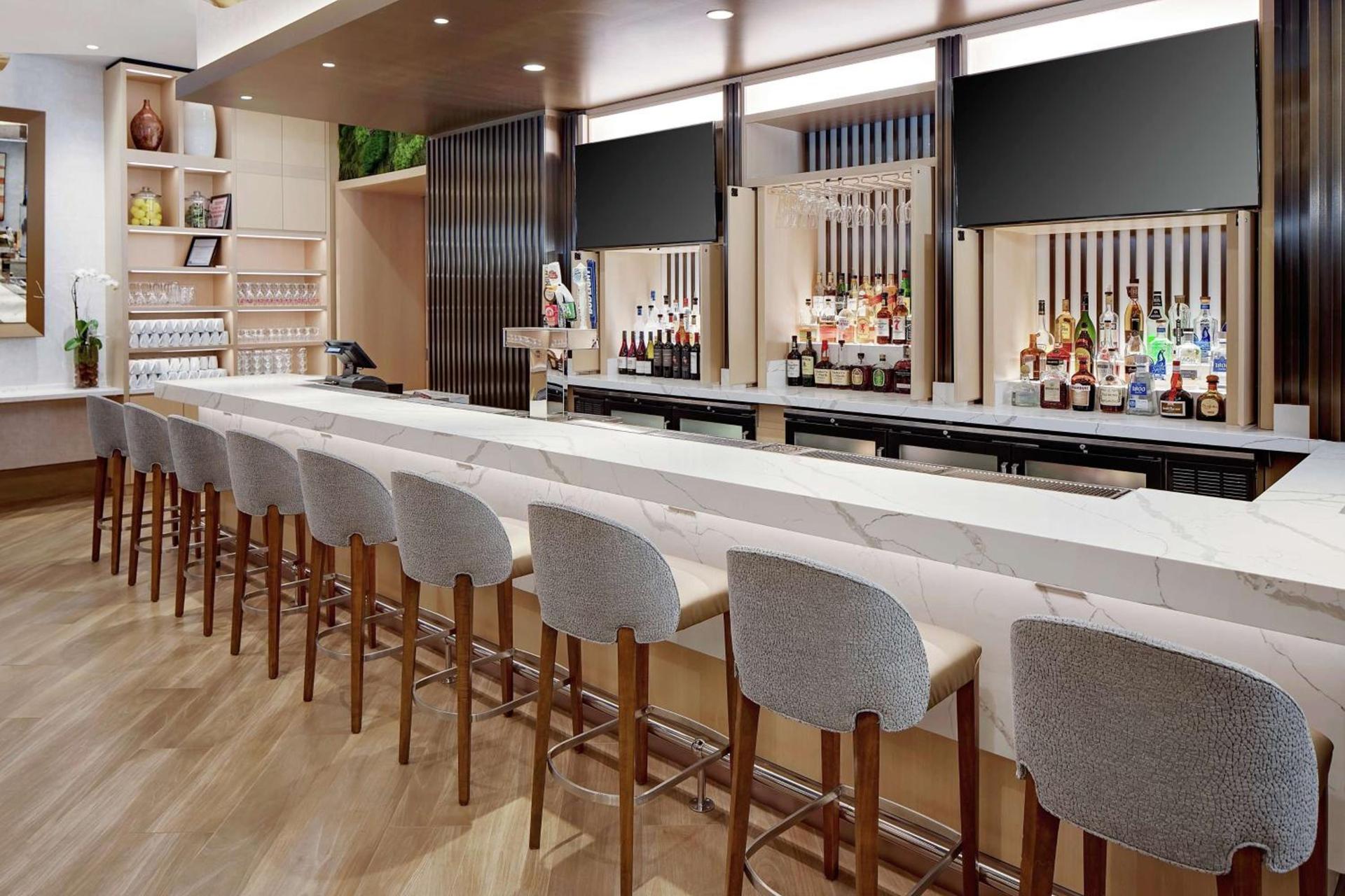 DoubleTree by Hilton Chicago Magnificent Mile photo 55