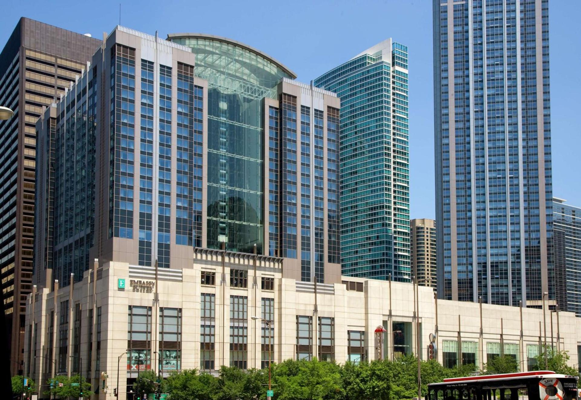 Embassy Suites by Hilton Chicago Downtown Magnificent Mile photo 9