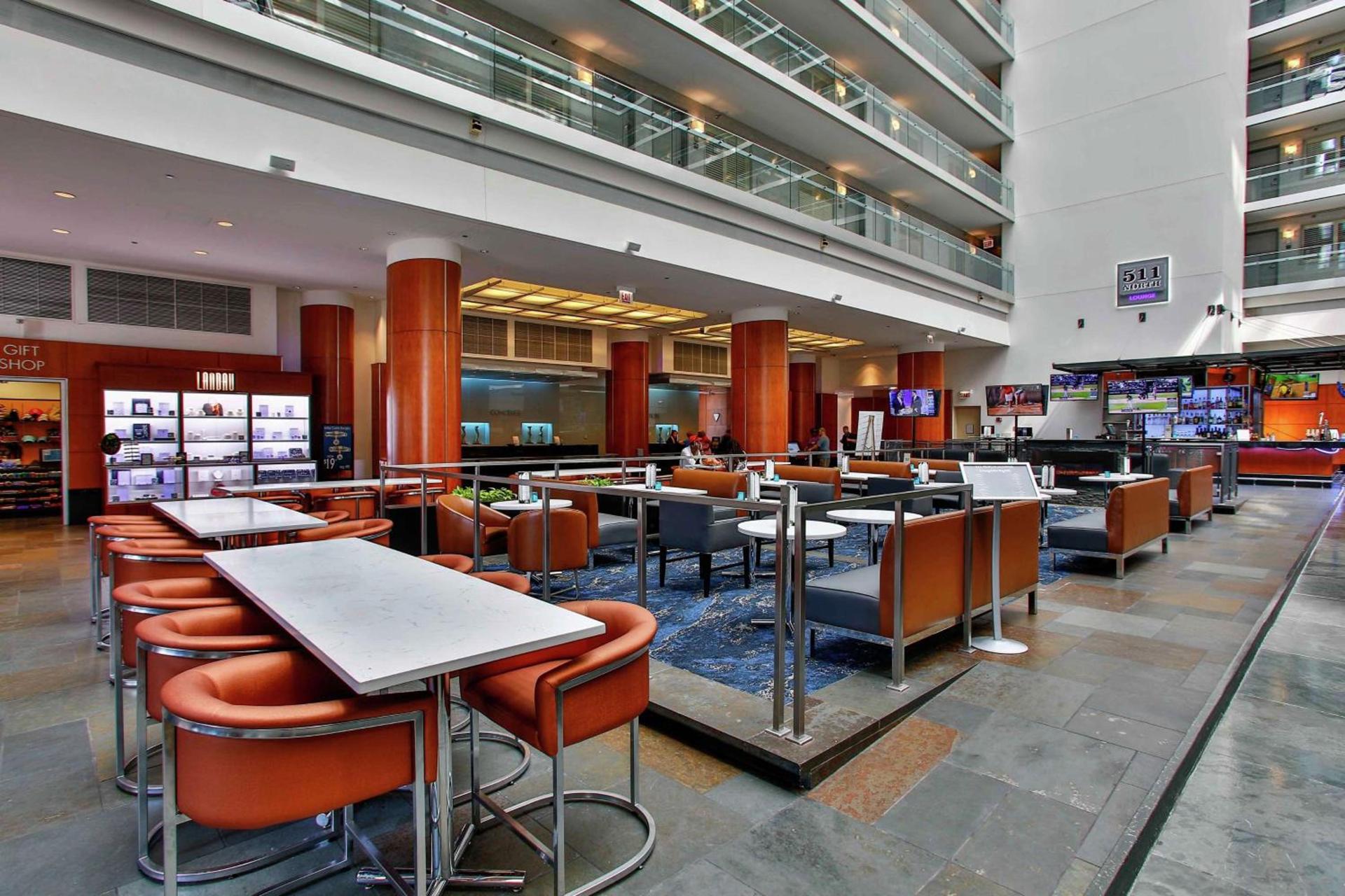 Embassy Suites by Hilton Chicago Downtown Magnificent Mile photo 14