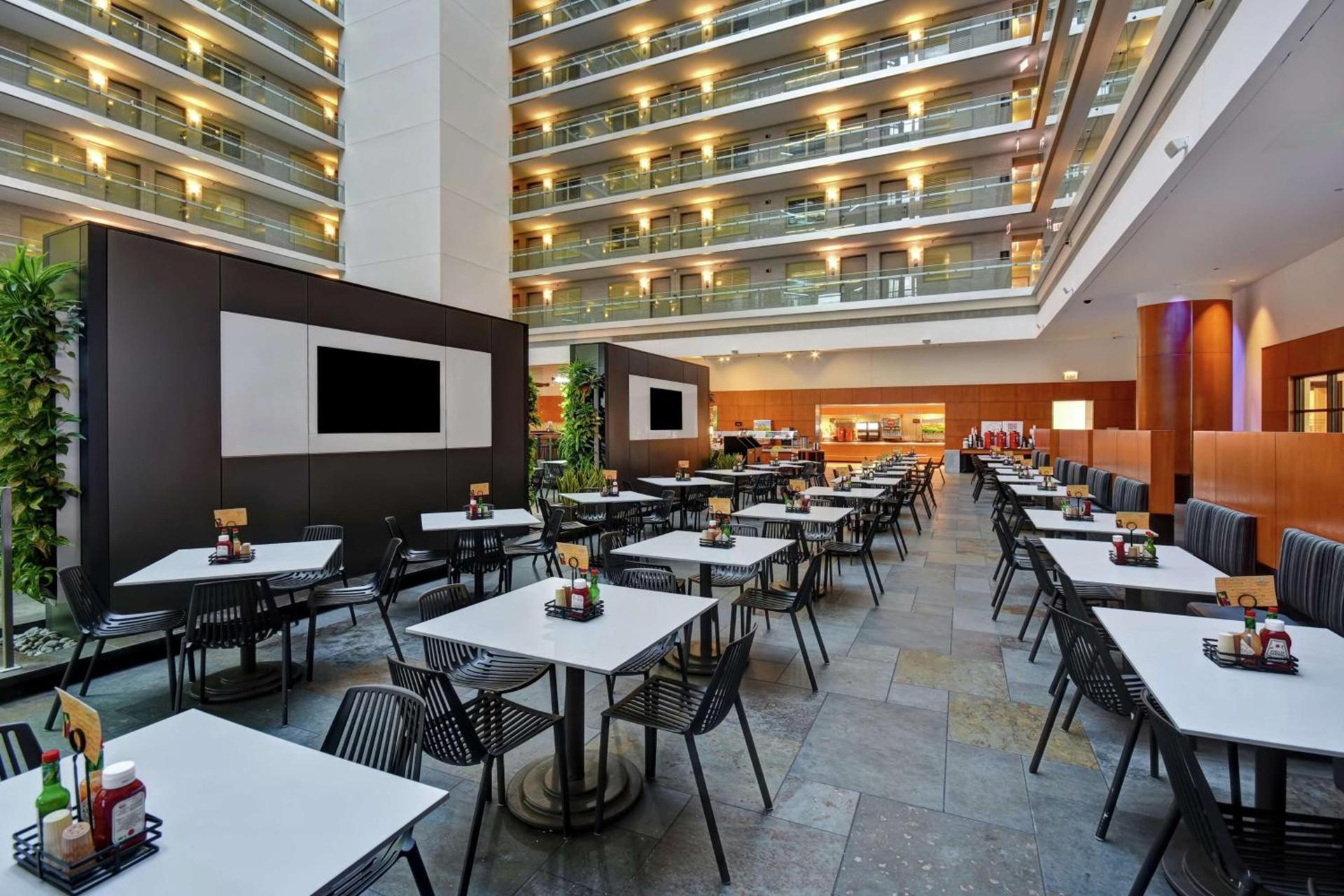 Embassy Suites by Hilton Chicago Downtown Magnificent Mile photo 17