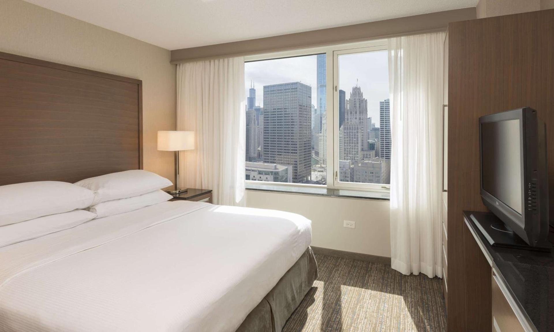 Embassy Suites by Hilton Chicago Downtown Magnificent Mile photo 43