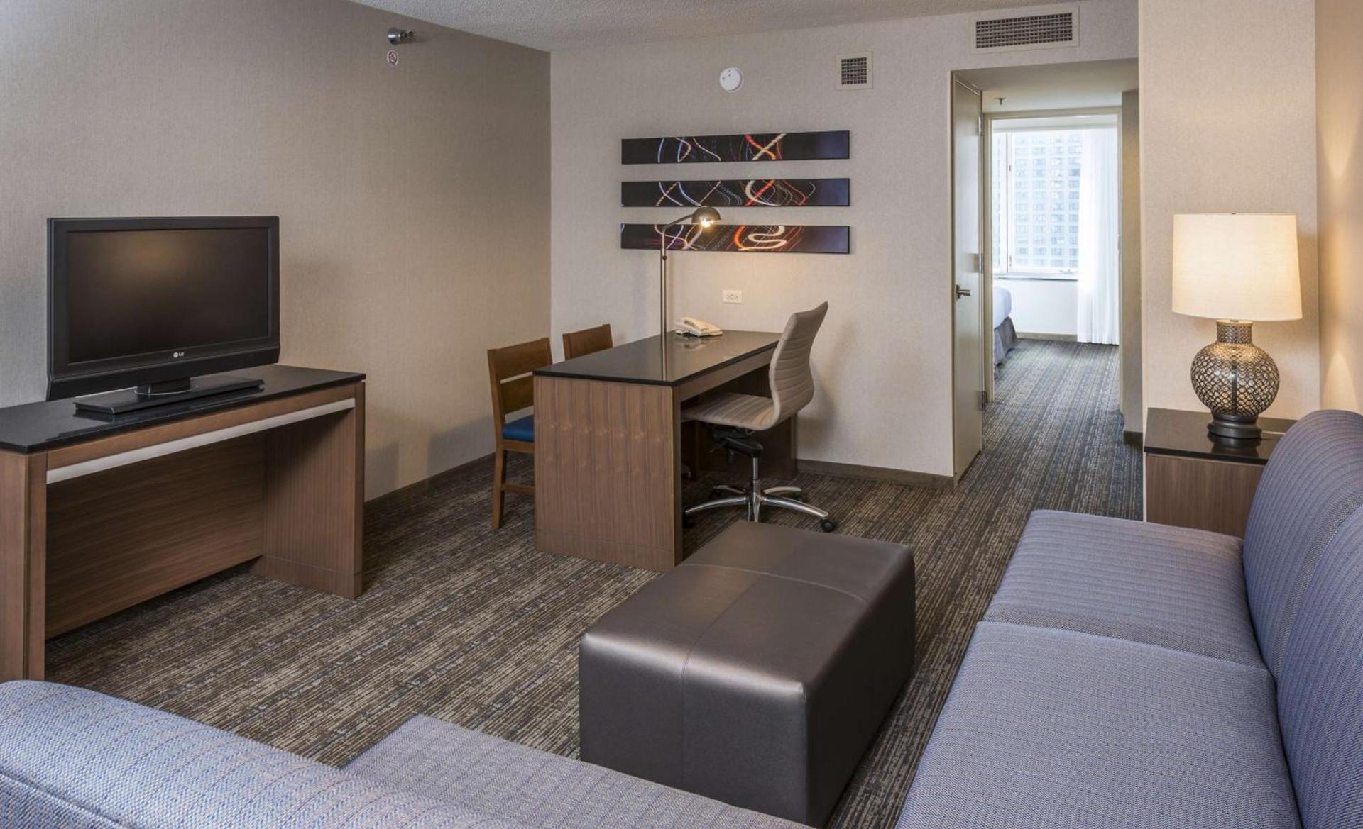 Embassy Suites by Hilton Chicago Downtown Magnificent Mile photo 42