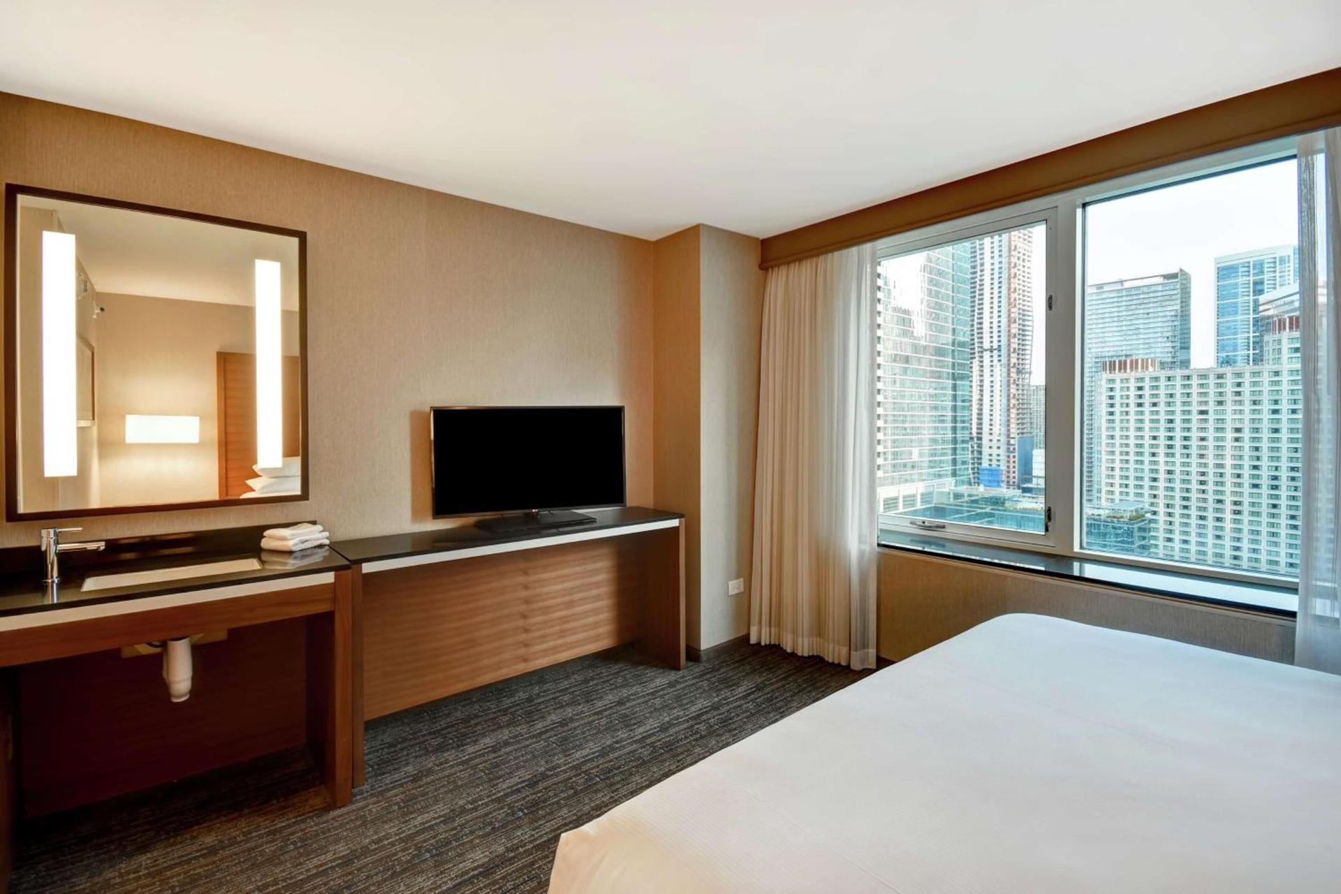 Embassy Suites by Hilton Chicago Downtown Magnificent Mile photo 54