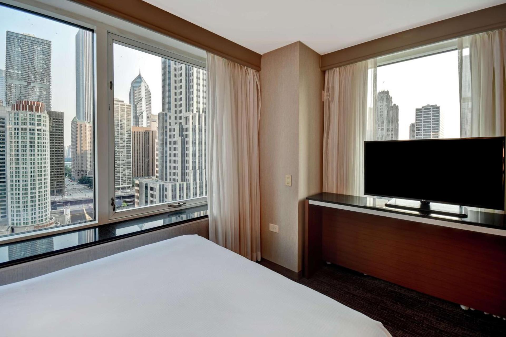 Embassy Suites by Hilton Chicago Downtown Magnificent Mile photo 58