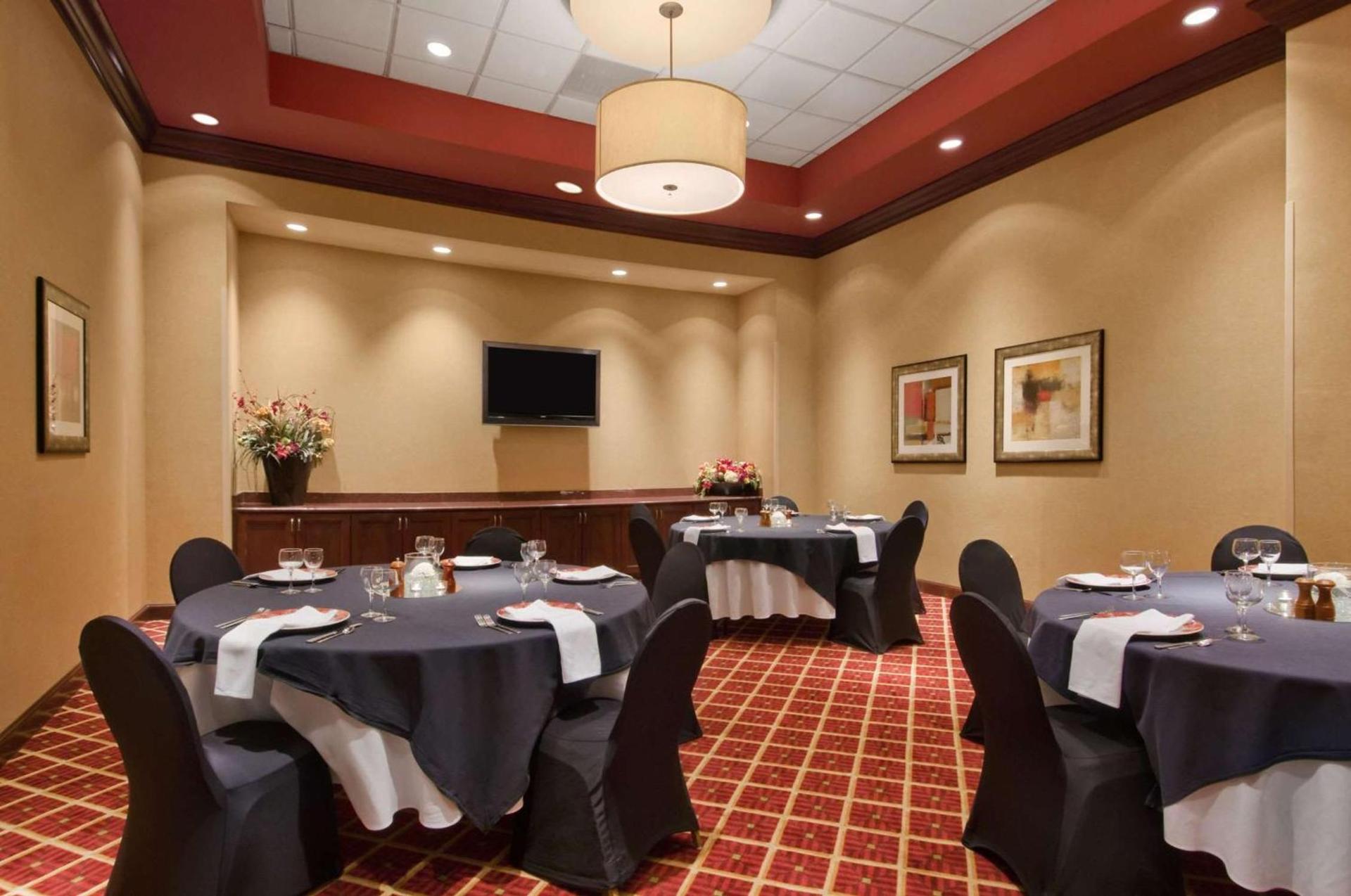 Embassy Suites by Hilton Charlotte Concord Golf Resort & Spa photo 18