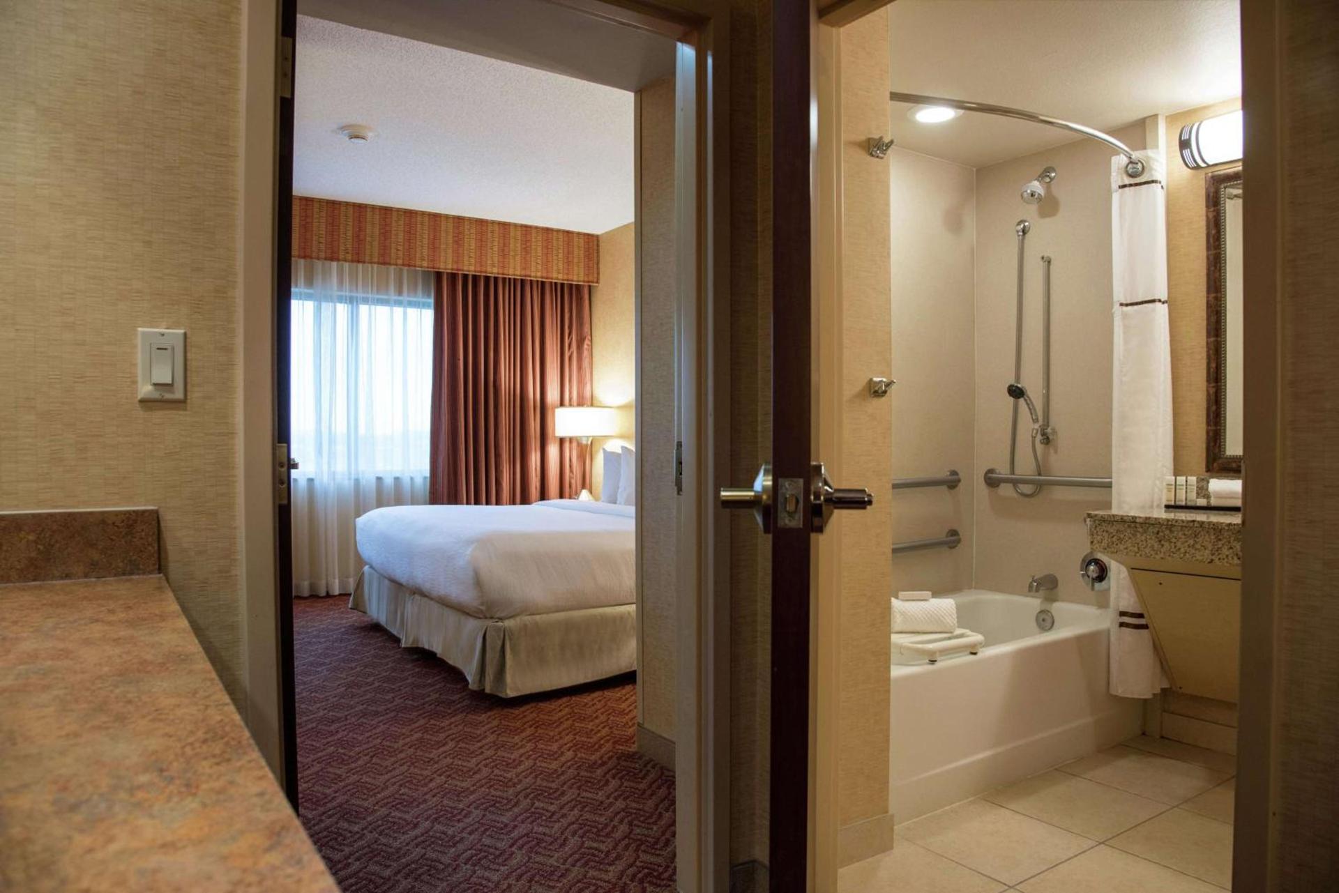 Embassy Suites by Hilton Charlotte Concord Golf Resort & Spa photo 27