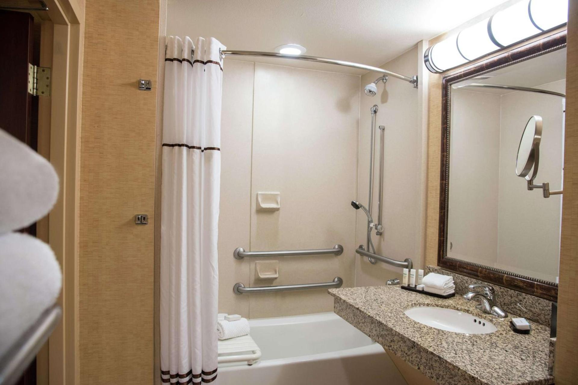 Embassy Suites by Hilton Charlotte Concord Golf Resort & Spa photo 30