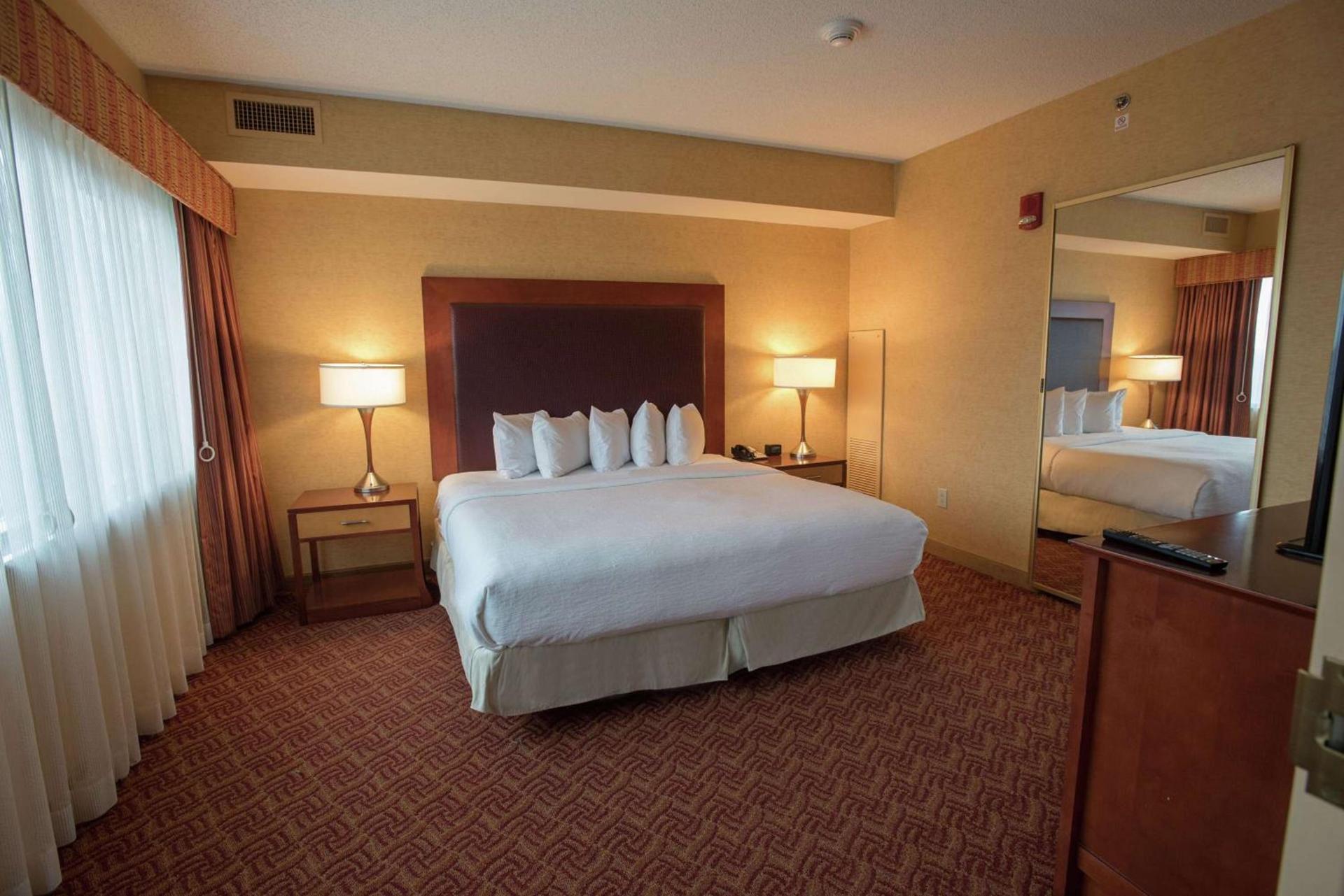 Embassy Suites by Hilton Charlotte Concord Golf Resort & Spa photo 31