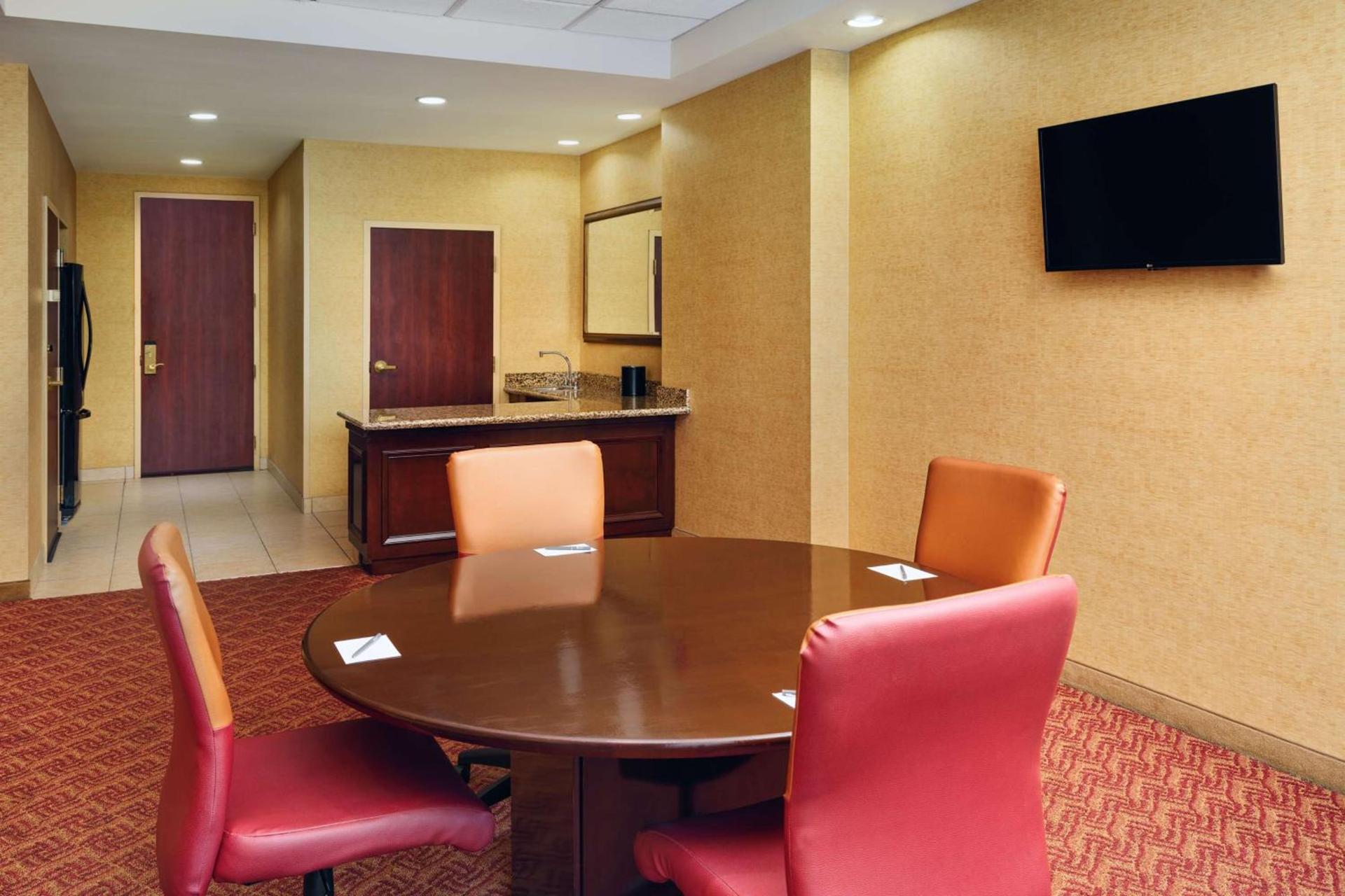 Embassy Suites by Hilton Charlotte Concord Golf Resort & Spa photo 45