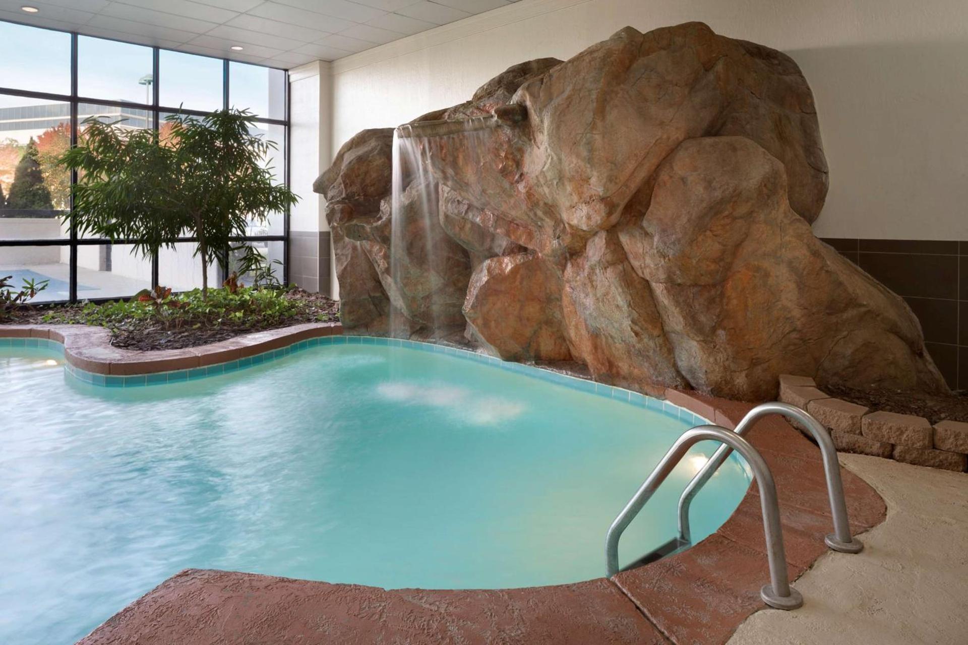 Embassy Suites by Hilton Columbus photo 12