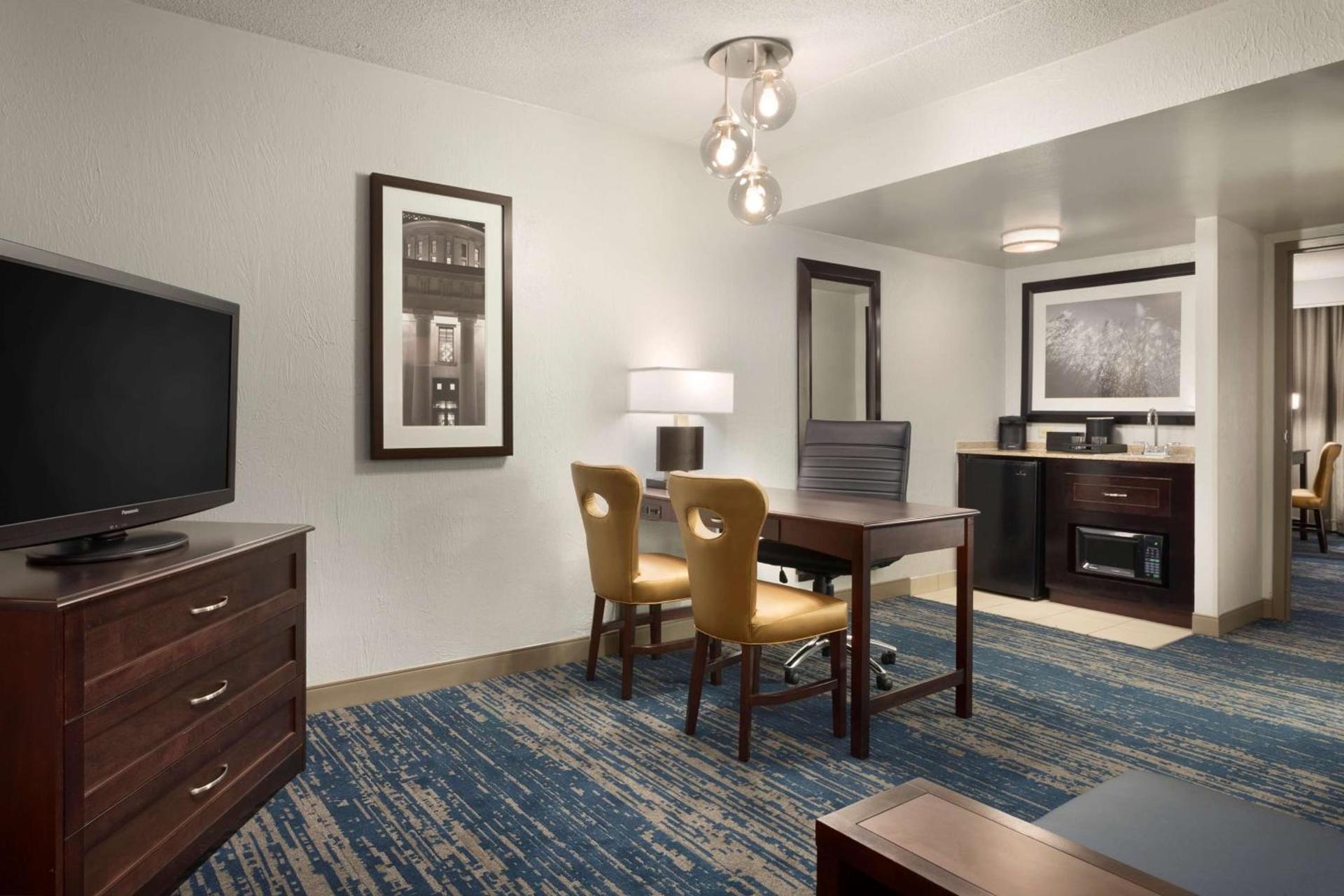 Embassy Suites by Hilton Columbus photo 27