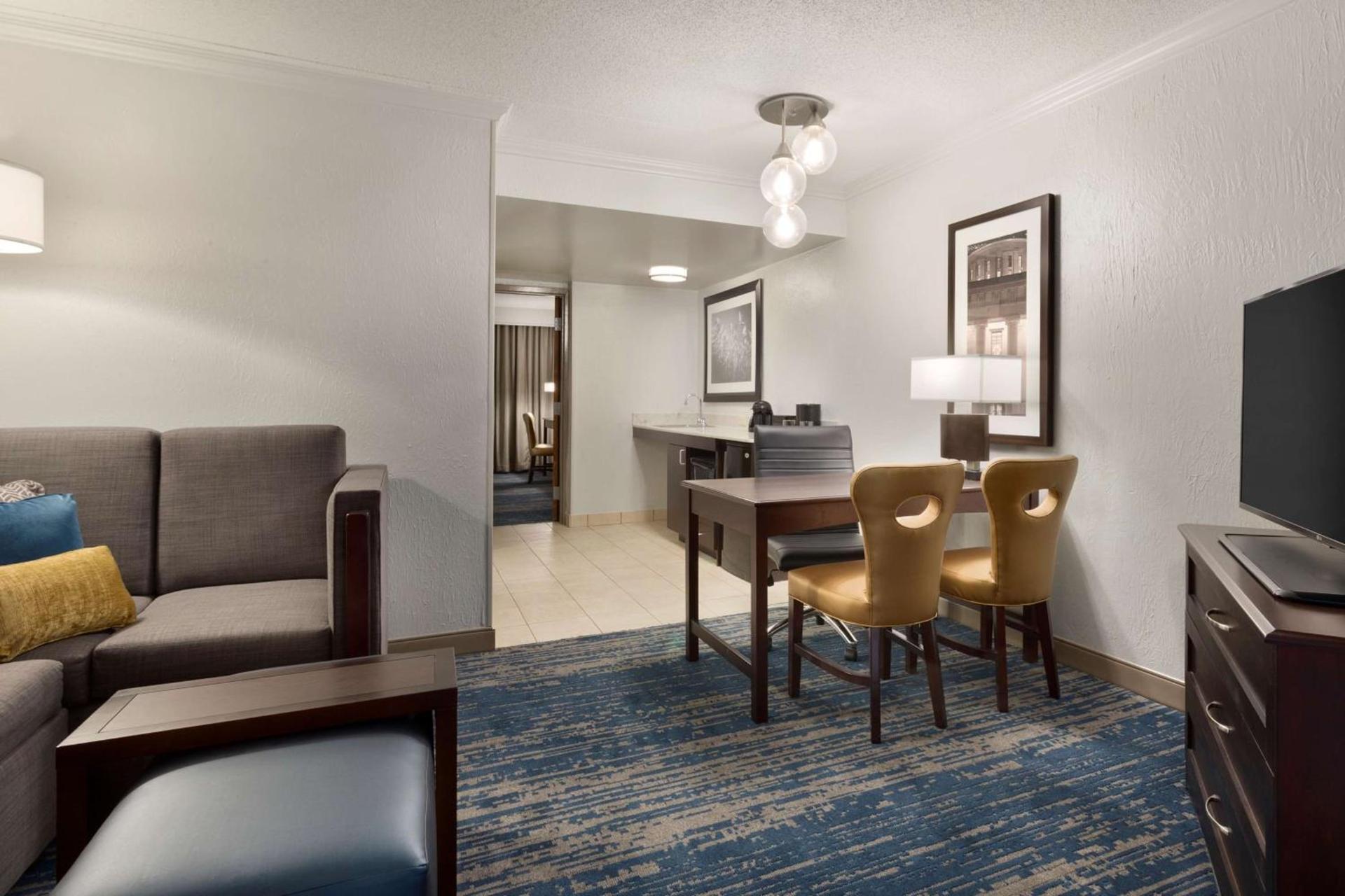Embassy Suites by Hilton Columbus photo 33