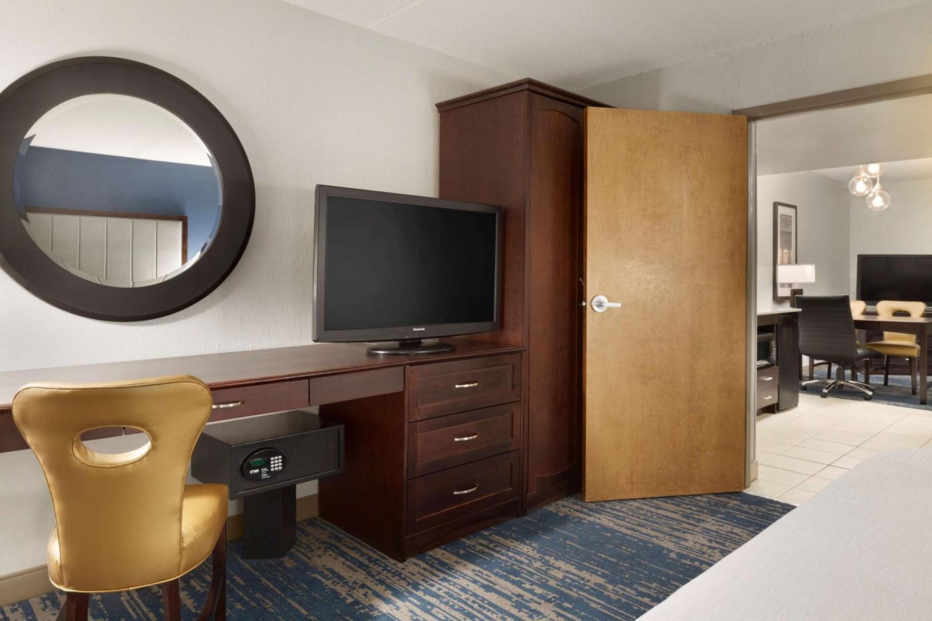 Embassy Suites by Hilton Columbus photo 32