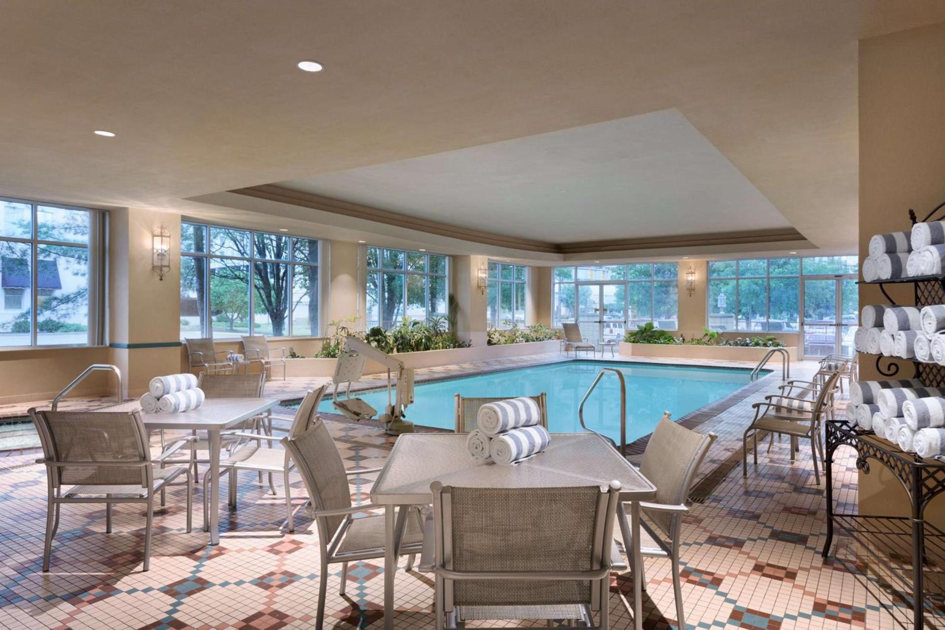 Embassy Suites Charleston photo 8