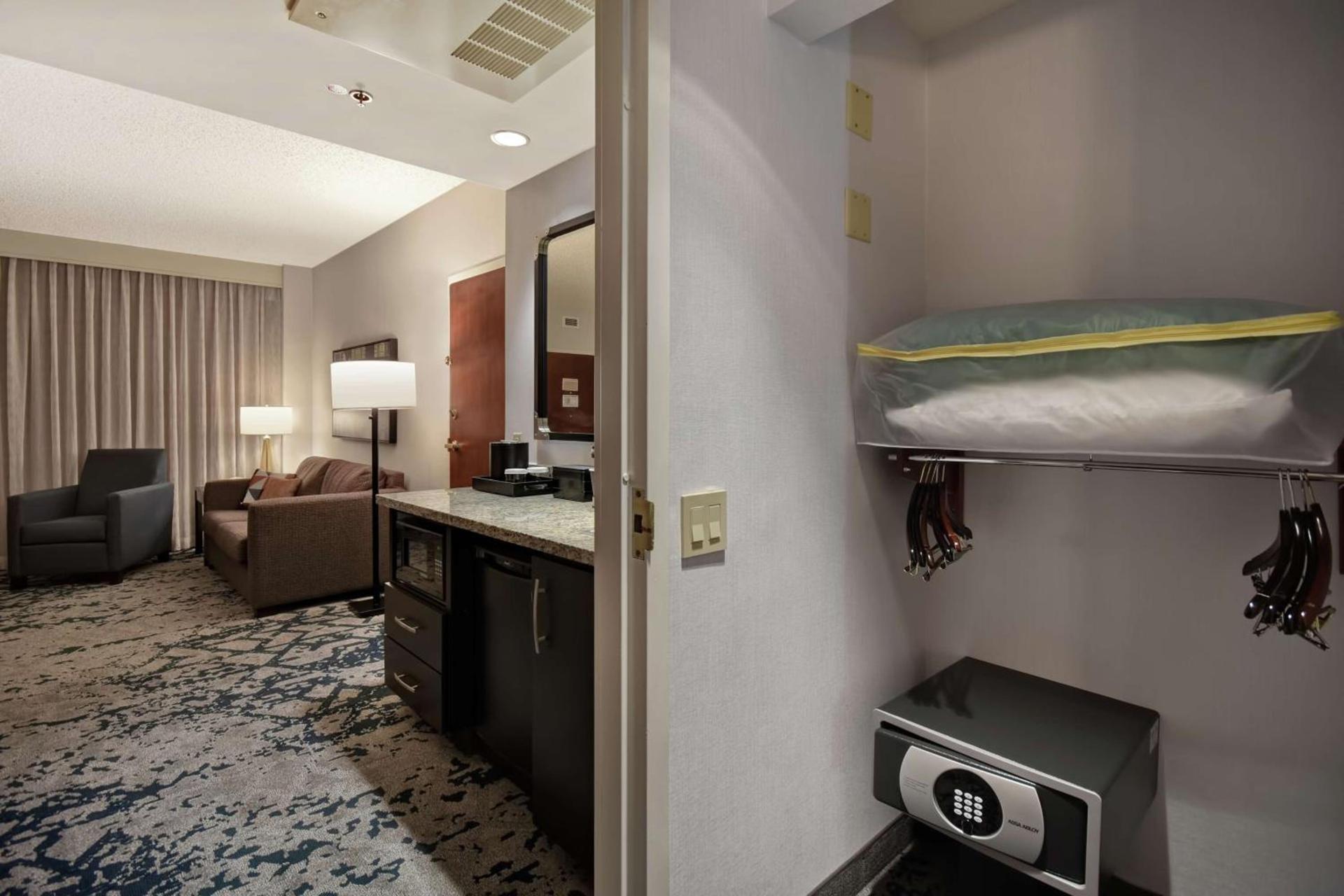 Embassy Suites Charleston photo 30