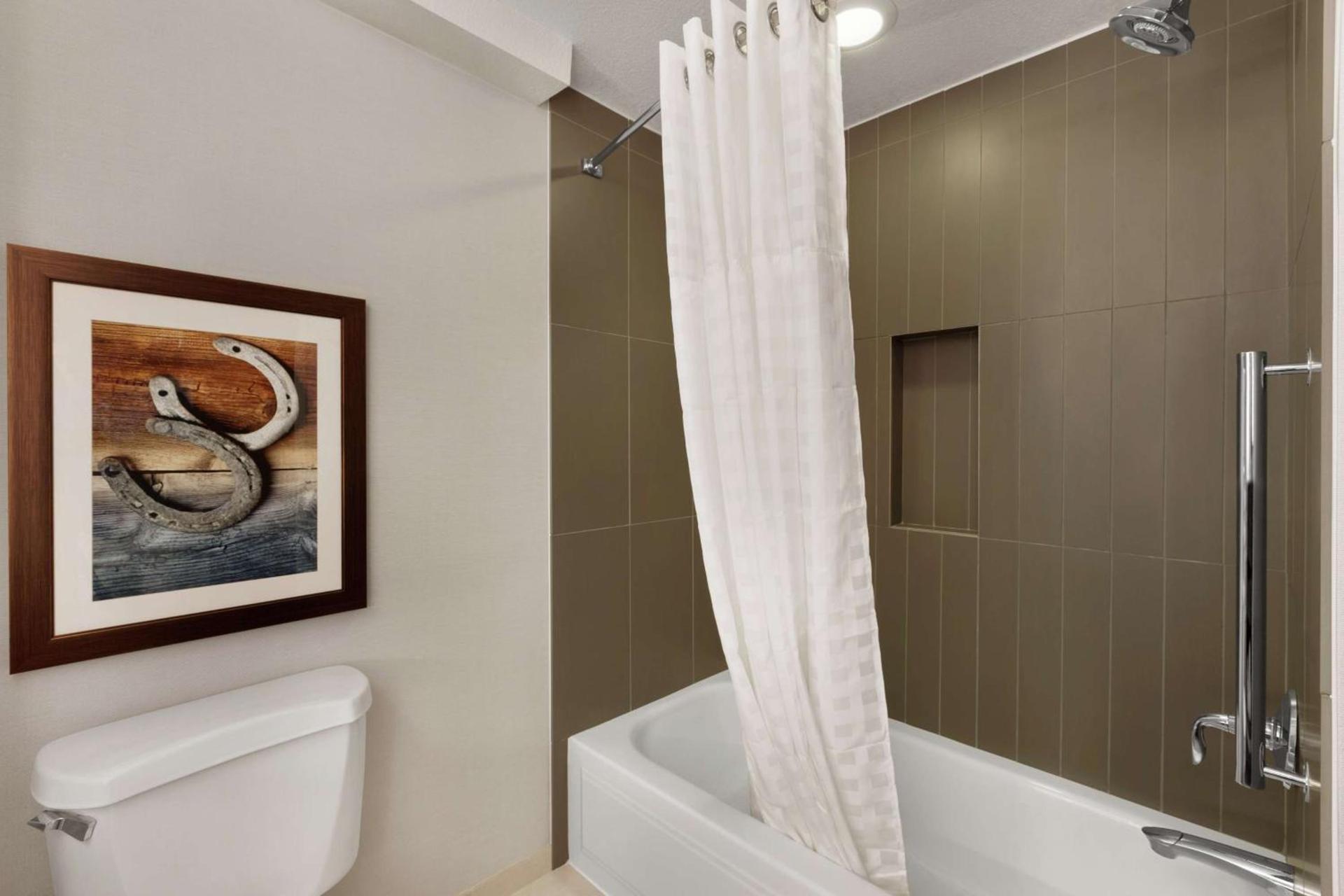Embassy Suites Dallas - DFW Airport North photo 30