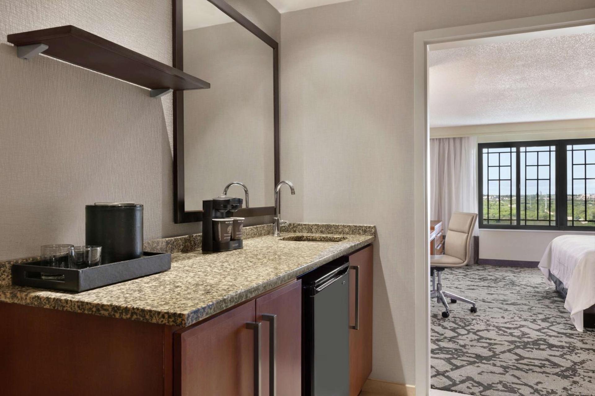 Embassy Suites Dallas - DFW Airport North photo 44