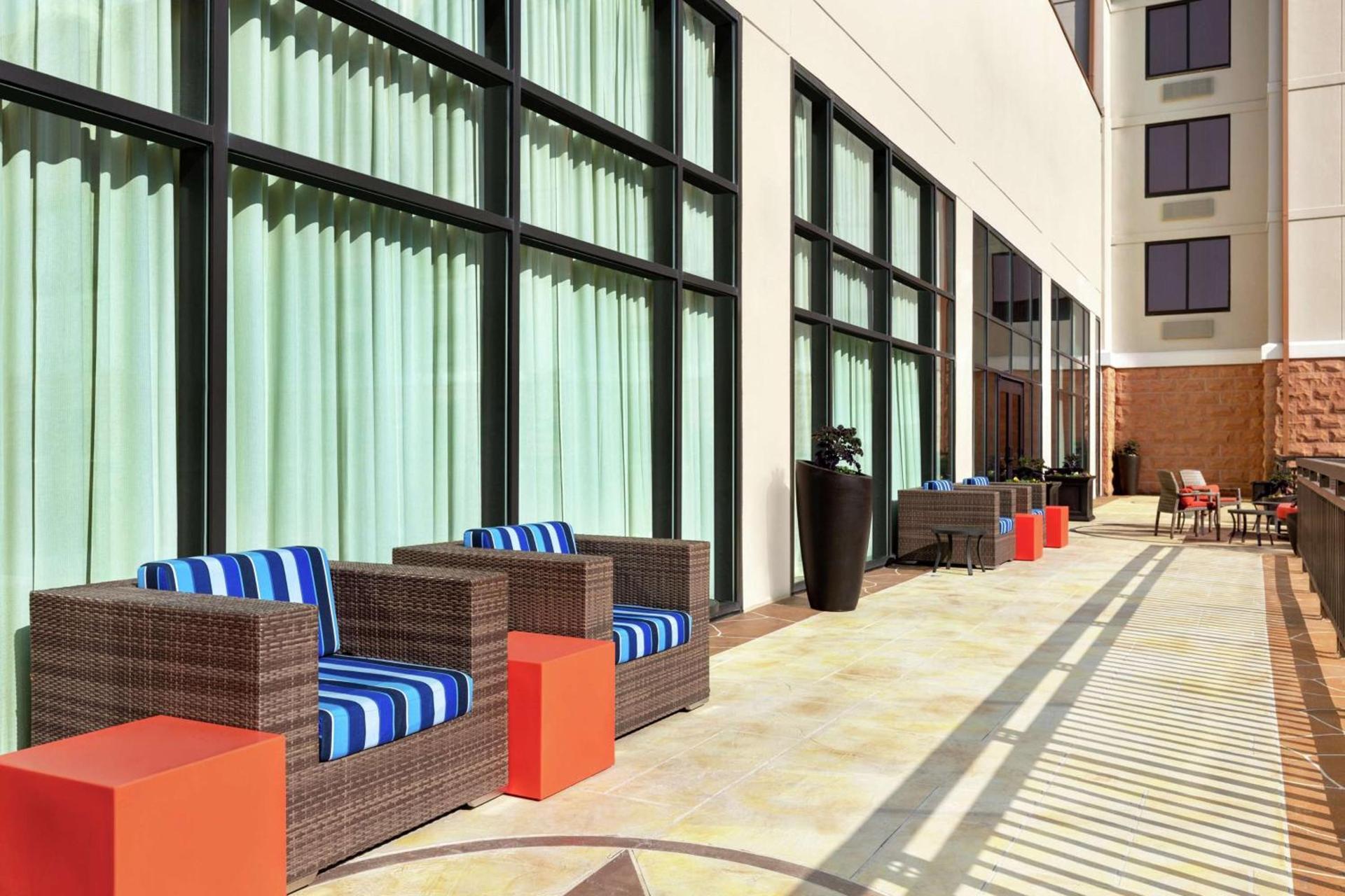 Hampton Inn & Suites Dallas-Mesquite photo 2