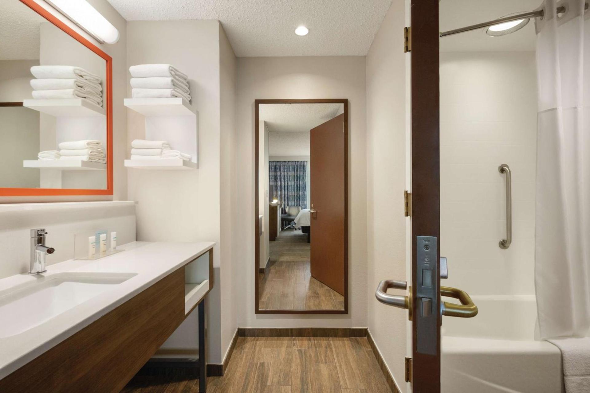 Hampton Inn & Suites Dallas-Mesquite photo 25