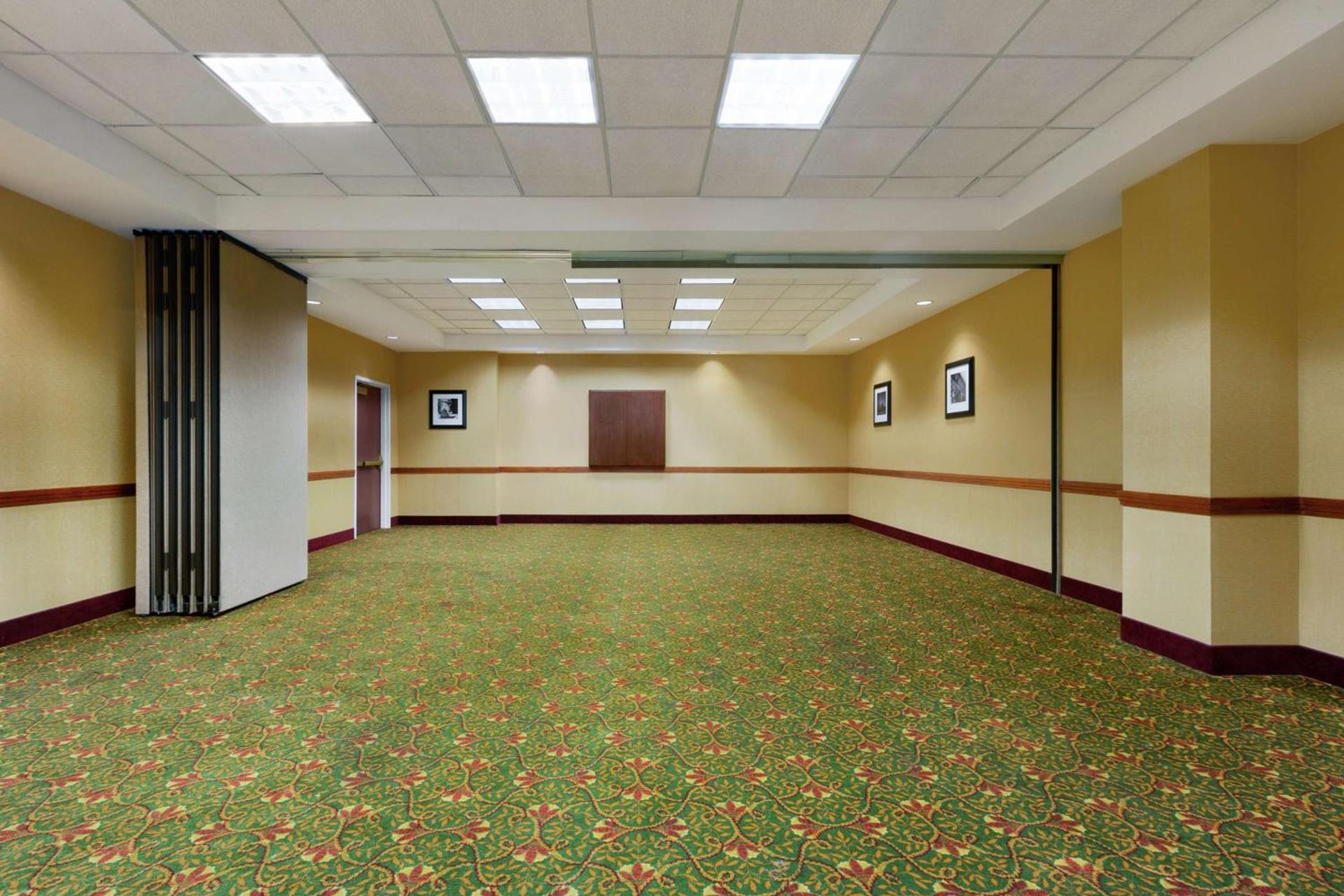 Hampton Inn & Suites Dallas-Mesquite photo 38