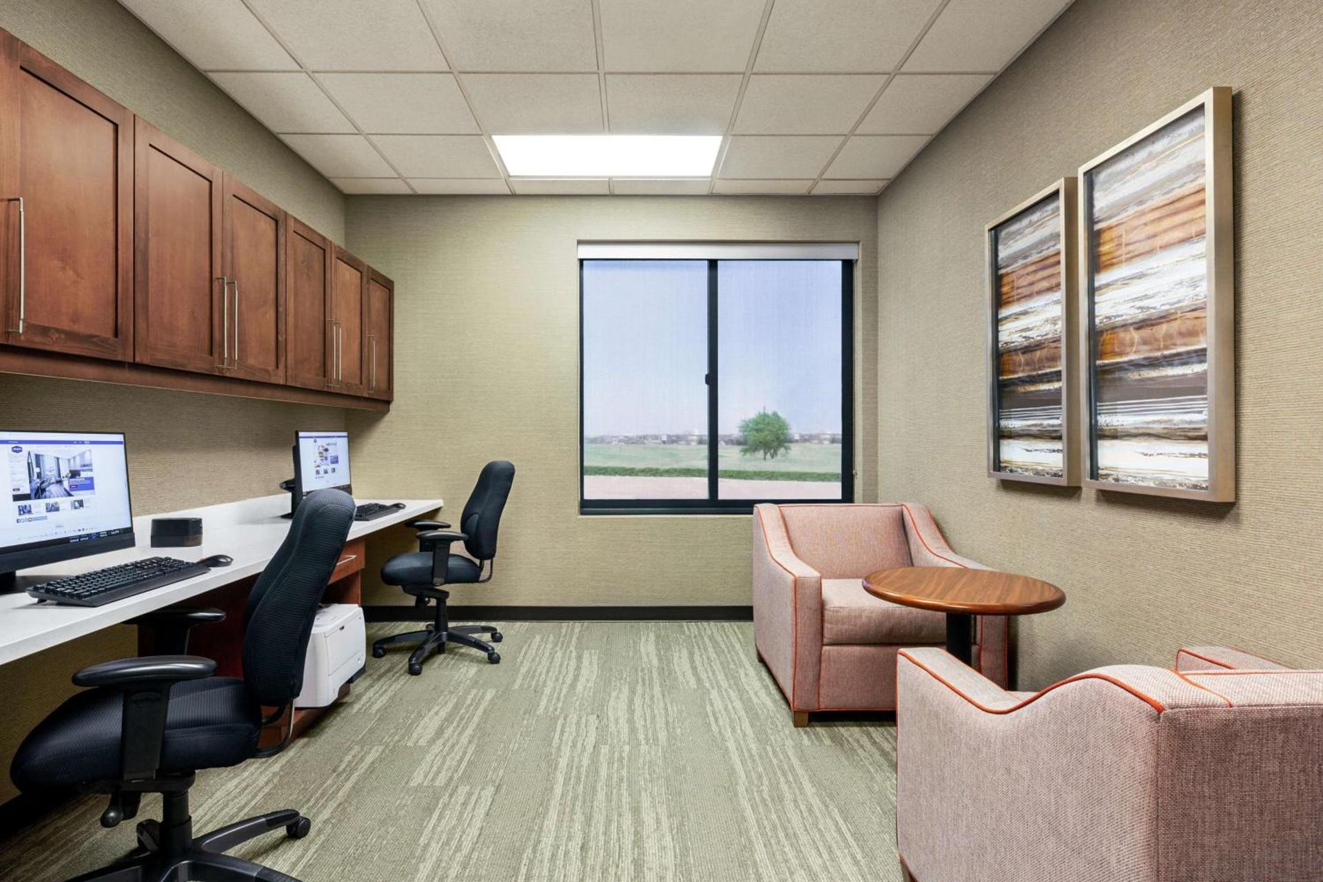 Hampton Inn & Suites Dallas-Mesquite photo 42