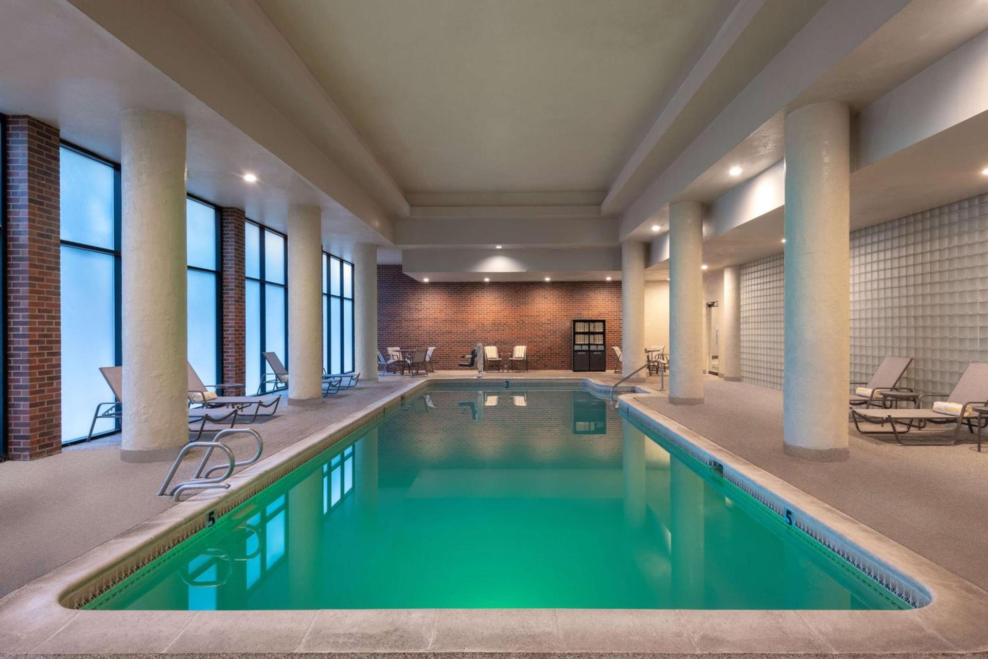 DoubleTree by Hilton Hotel Denver - Aurora photo 7