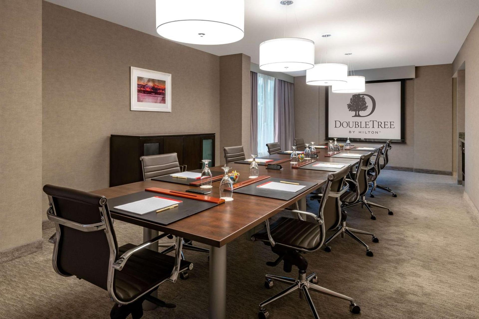 DoubleTree by Hilton Hotel Denver - Aurora photo 24