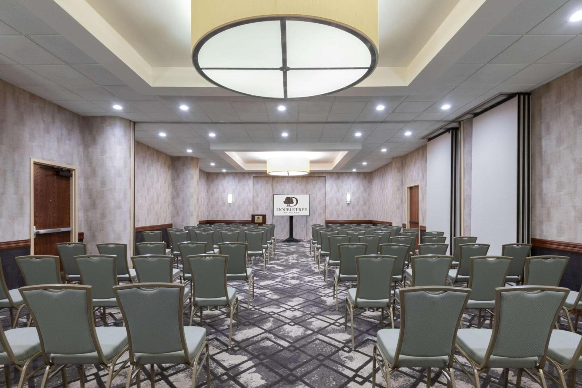 DoubleTree by Hilton Hotel Denver - Aurora photo 27