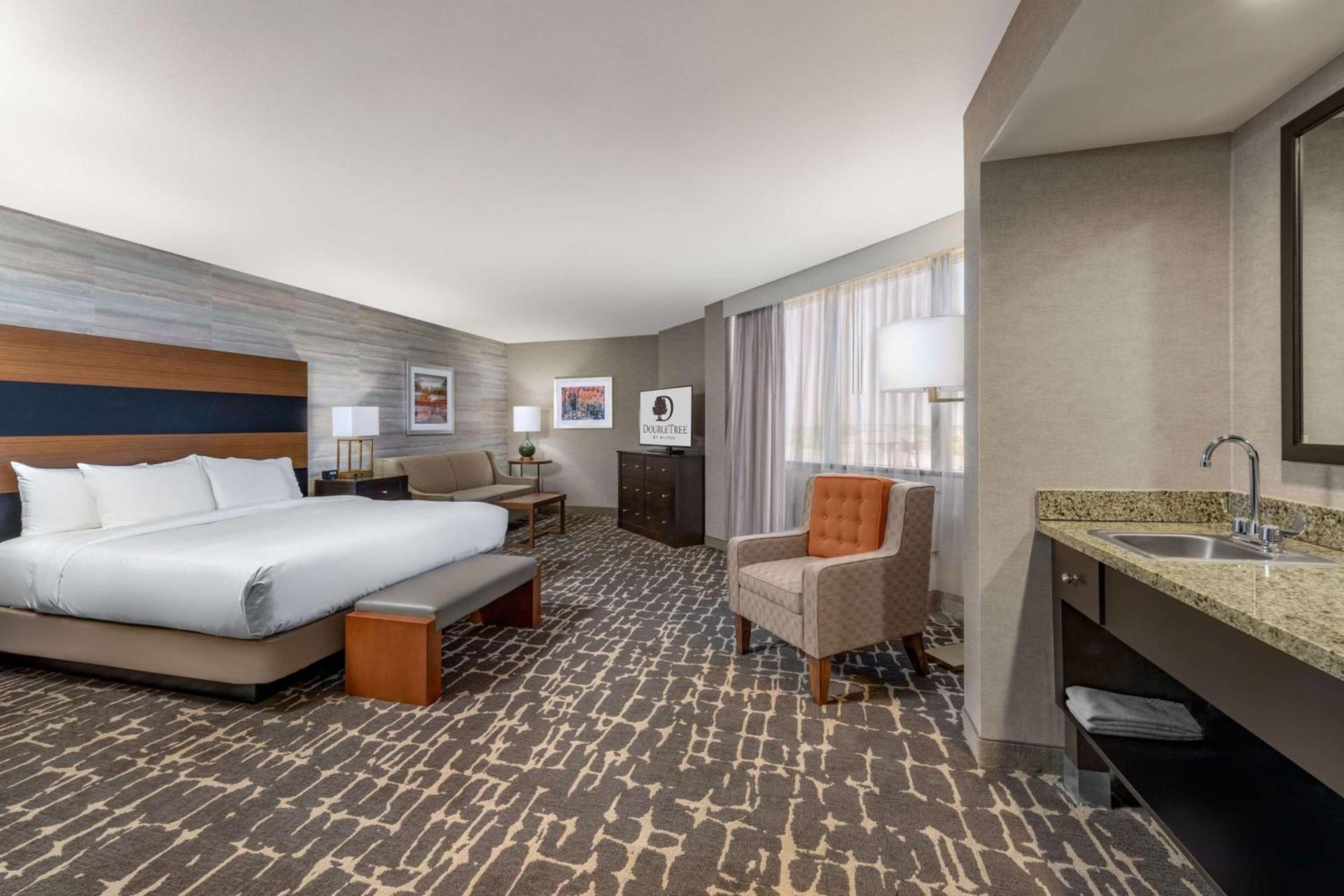 DoubleTree by Hilton Hotel Denver - Aurora photo 32
