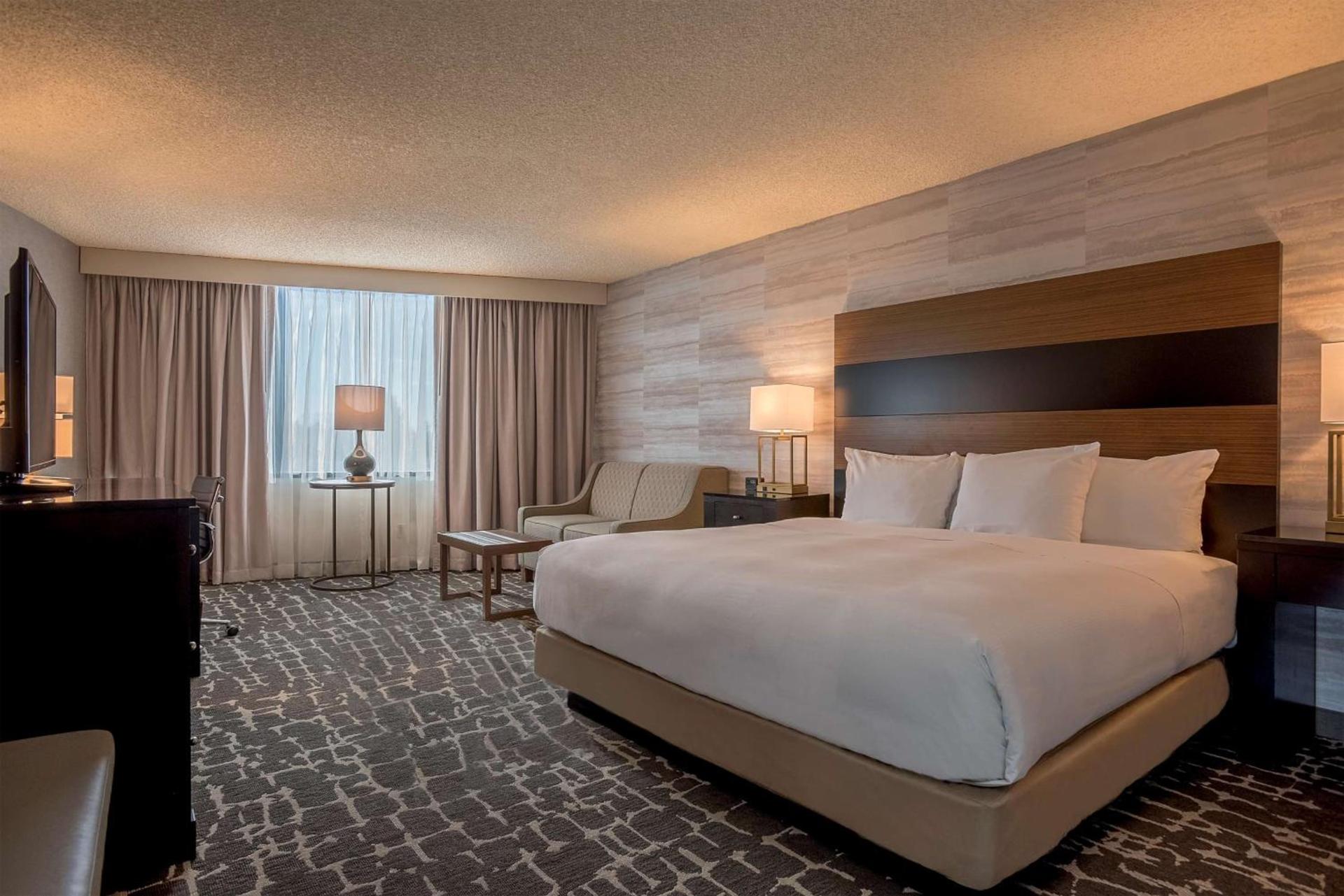DoubleTree by Hilton Hotel Denver - Aurora photo 33