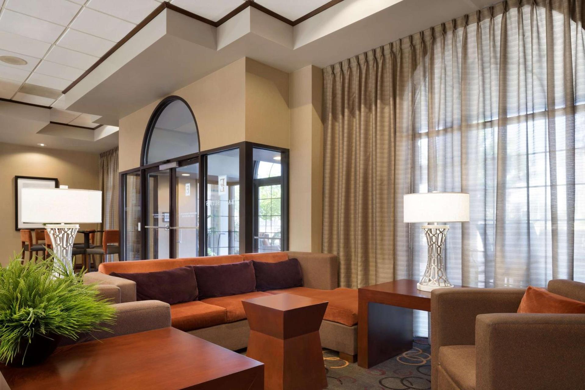 Embassy Suites Des Moines Downtown photo 9