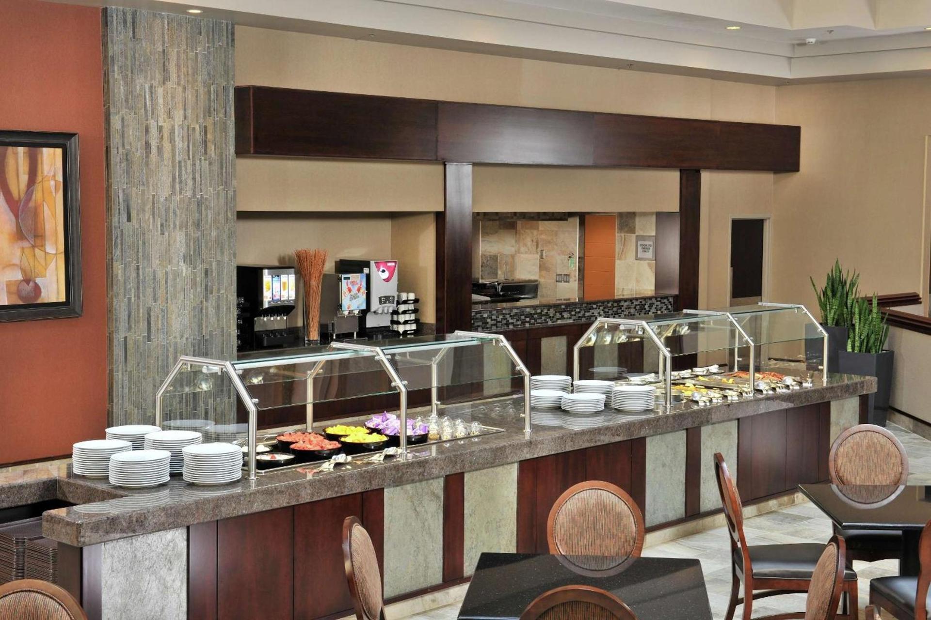Embassy Suites Des Moines Downtown photo 15
