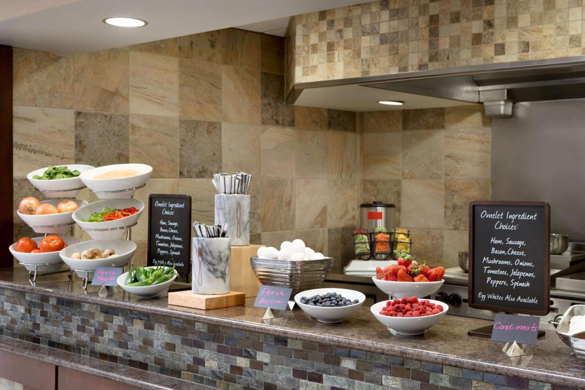 Embassy Suites Des Moines Downtown photo 19