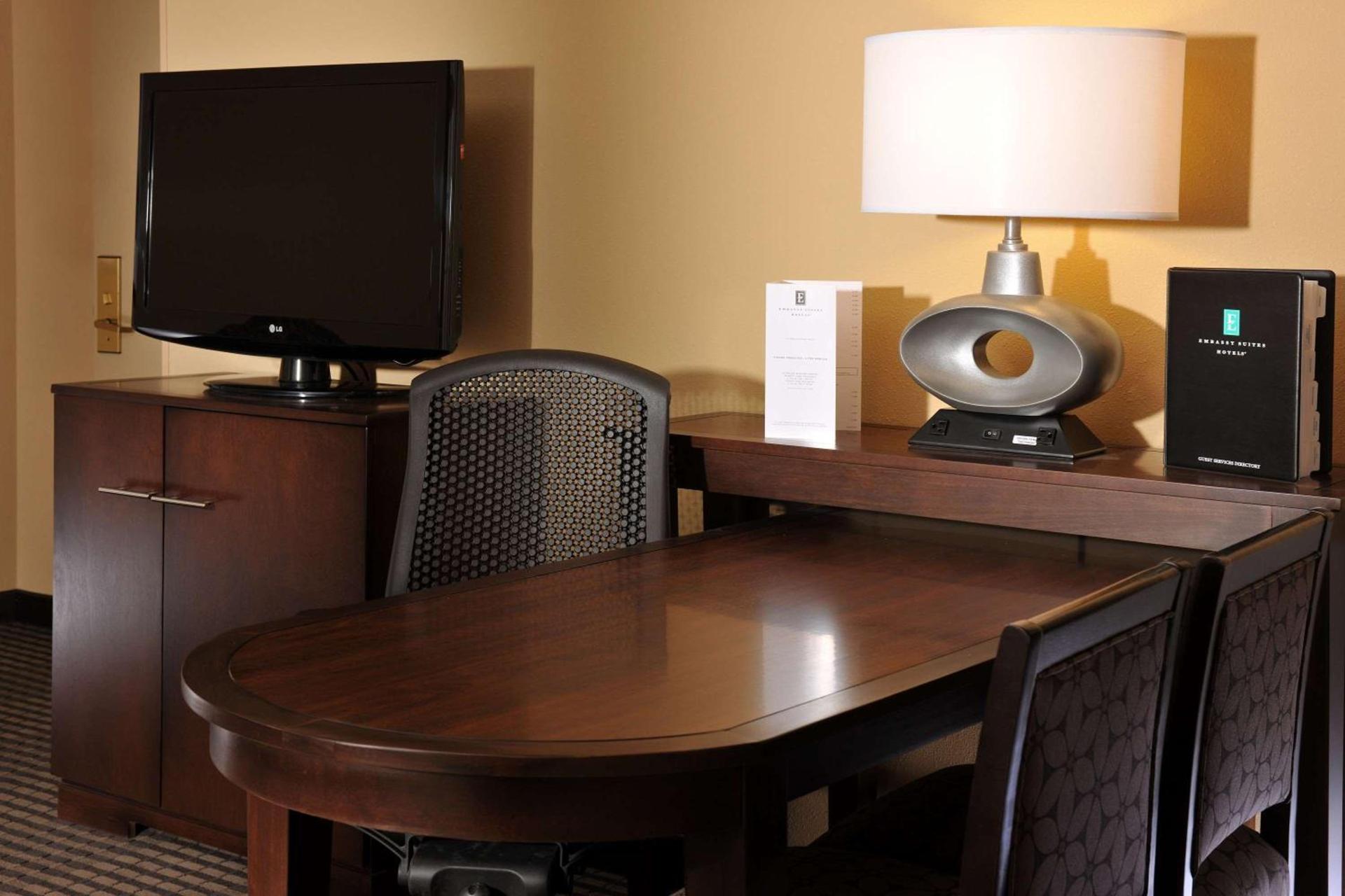 Embassy Suites Des Moines Downtown photo 25