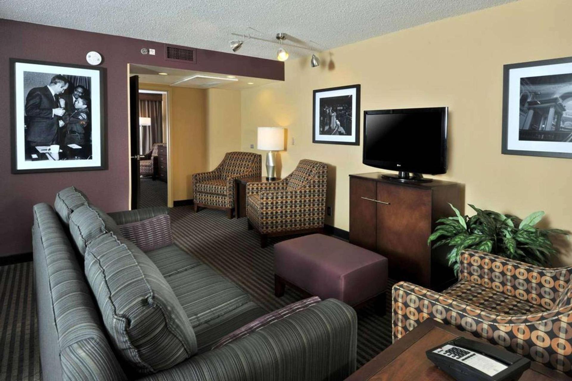 Embassy Suites Des Moines Downtown photo 28
