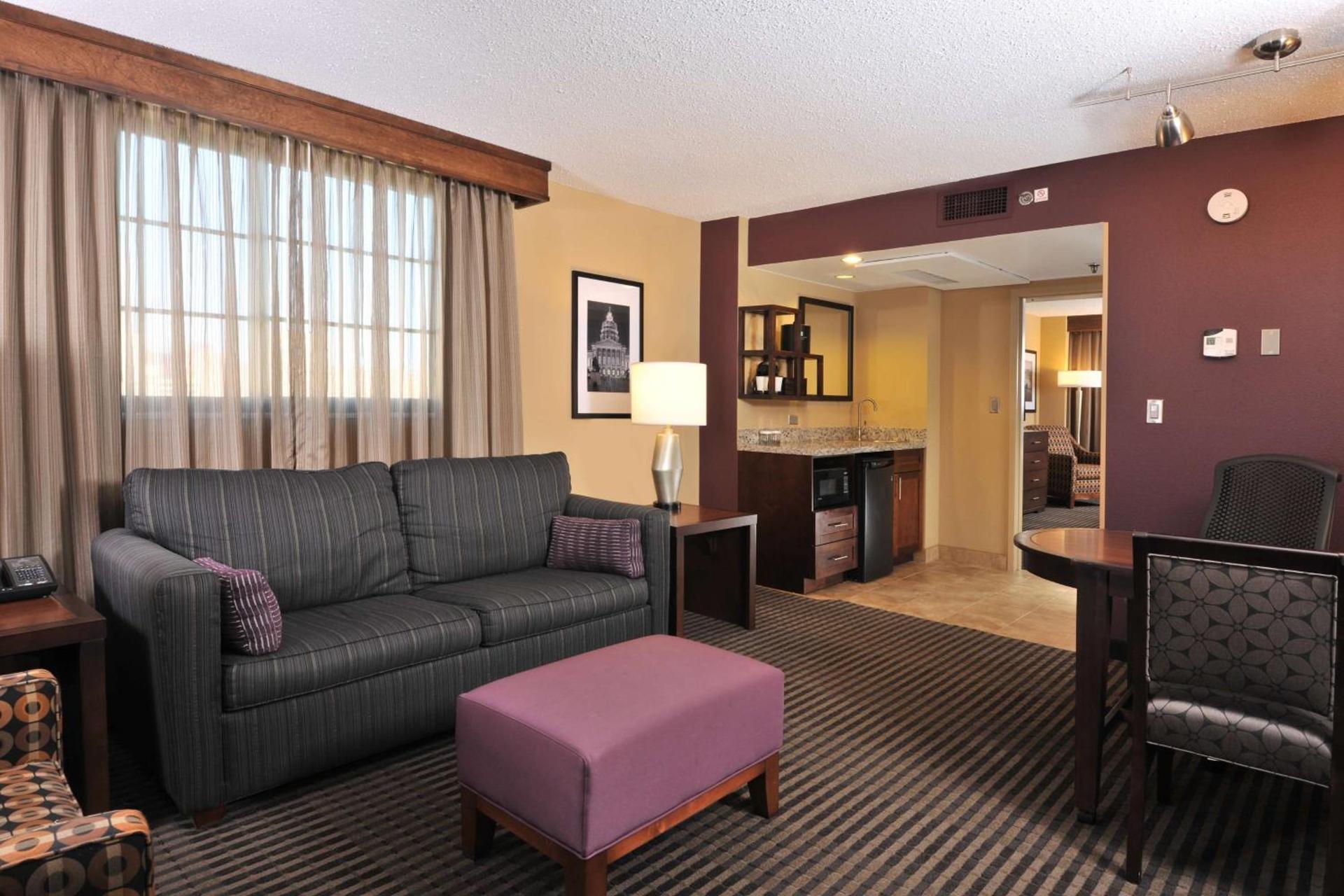 Embassy Suites Des Moines Downtown photo 38