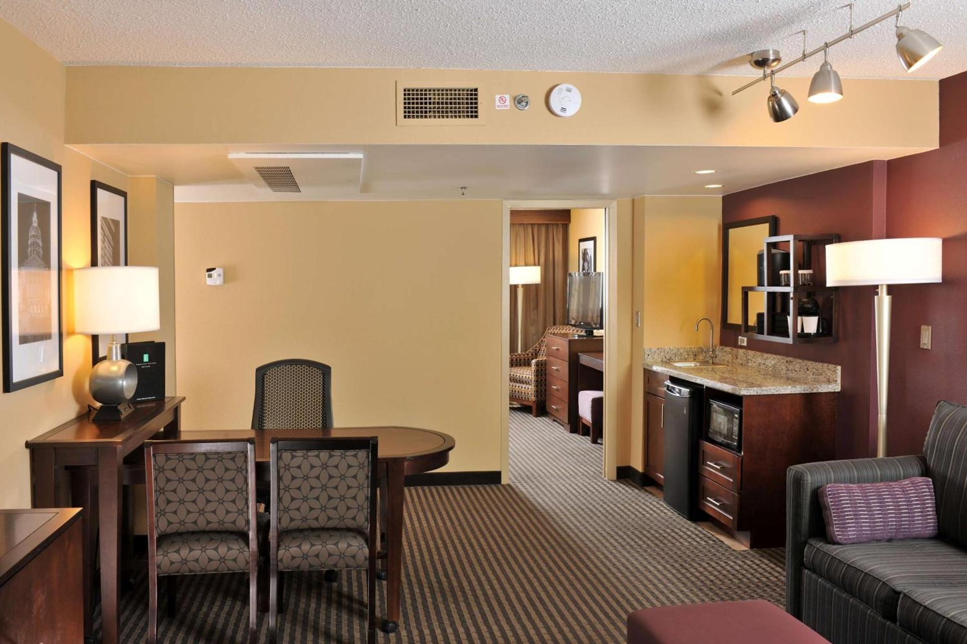 Embassy Suites Des Moines Downtown photo 42