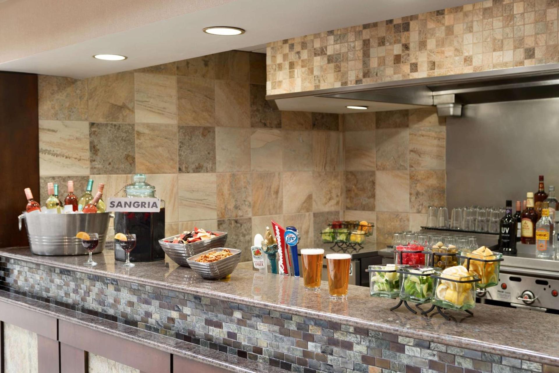 Embassy Suites Des Moines Downtown photo 56
