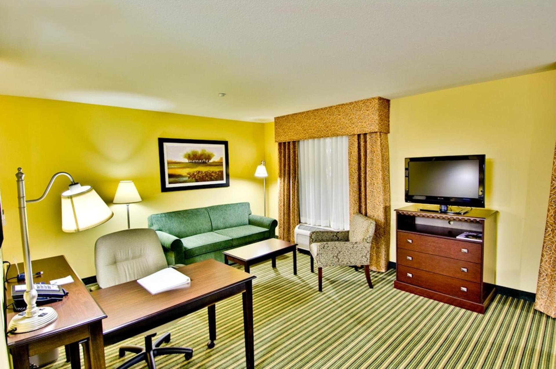 Hampton Inn & Suites Moreno Valley photo 40