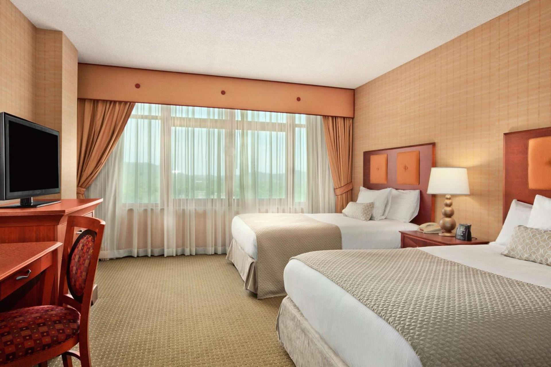 Embassy Suites by Hilton at Hot Springs Convention Center photo 38